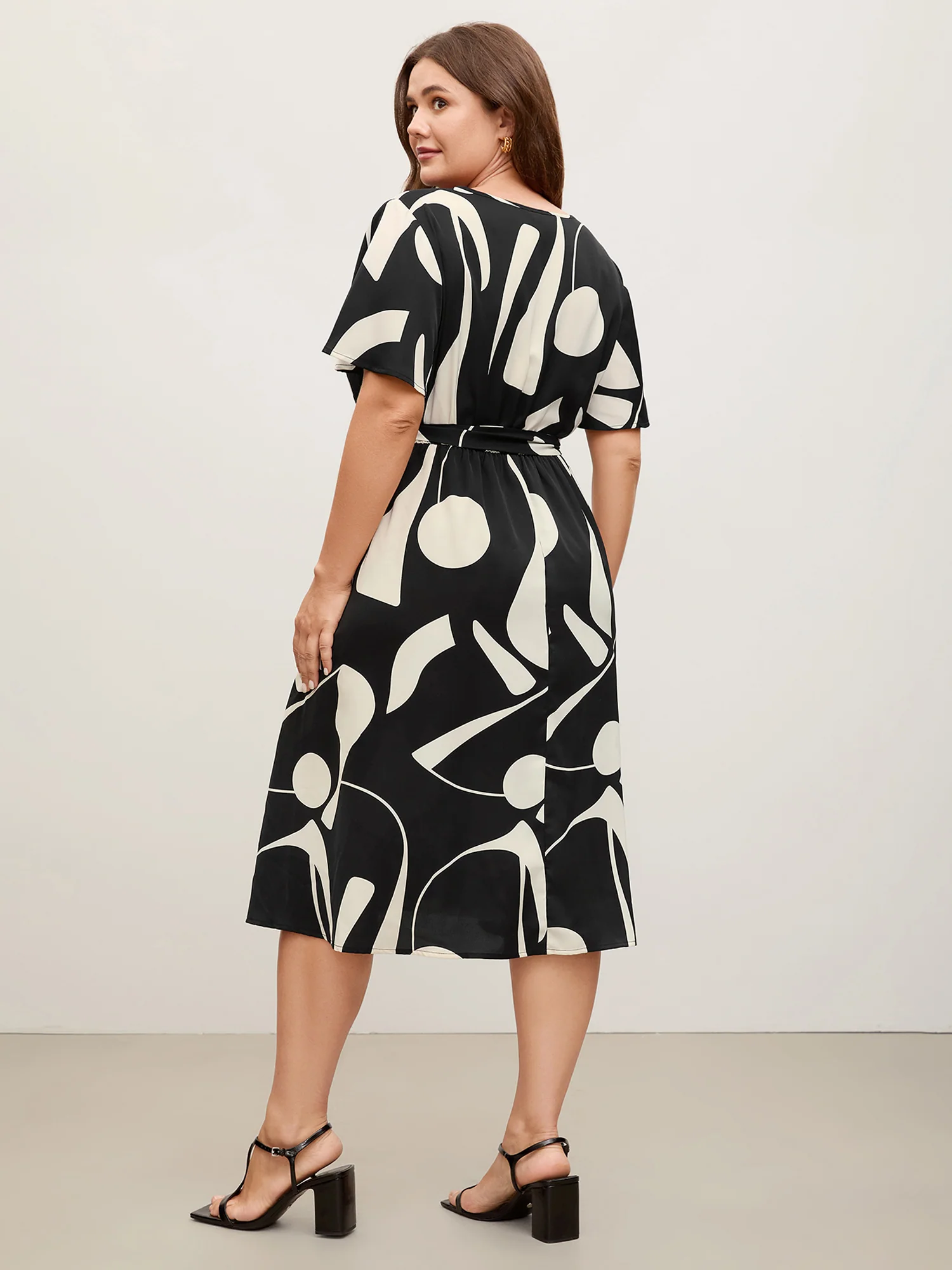 Floral Print Belted V-Neck Midi Dress - Image 5