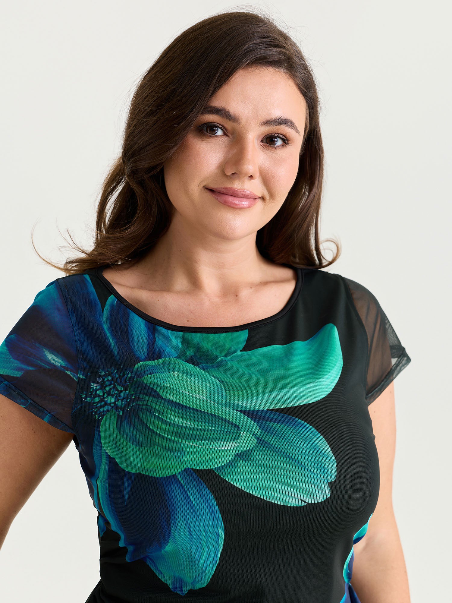 Floral Print Boat Neckline Fitted T-Shirt - Image 2