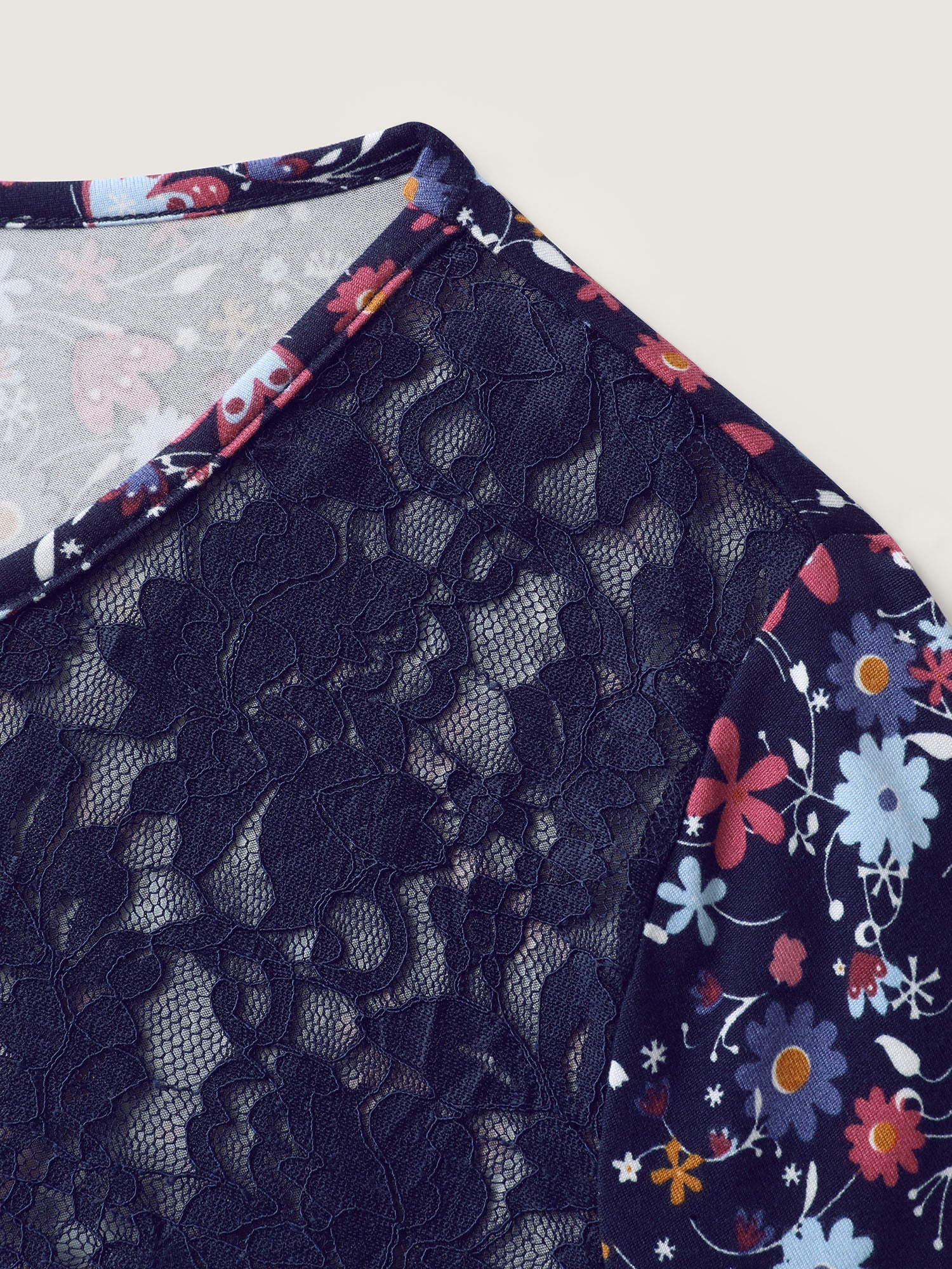 Floral Print Contrast Flowy Knit Top - Image 5