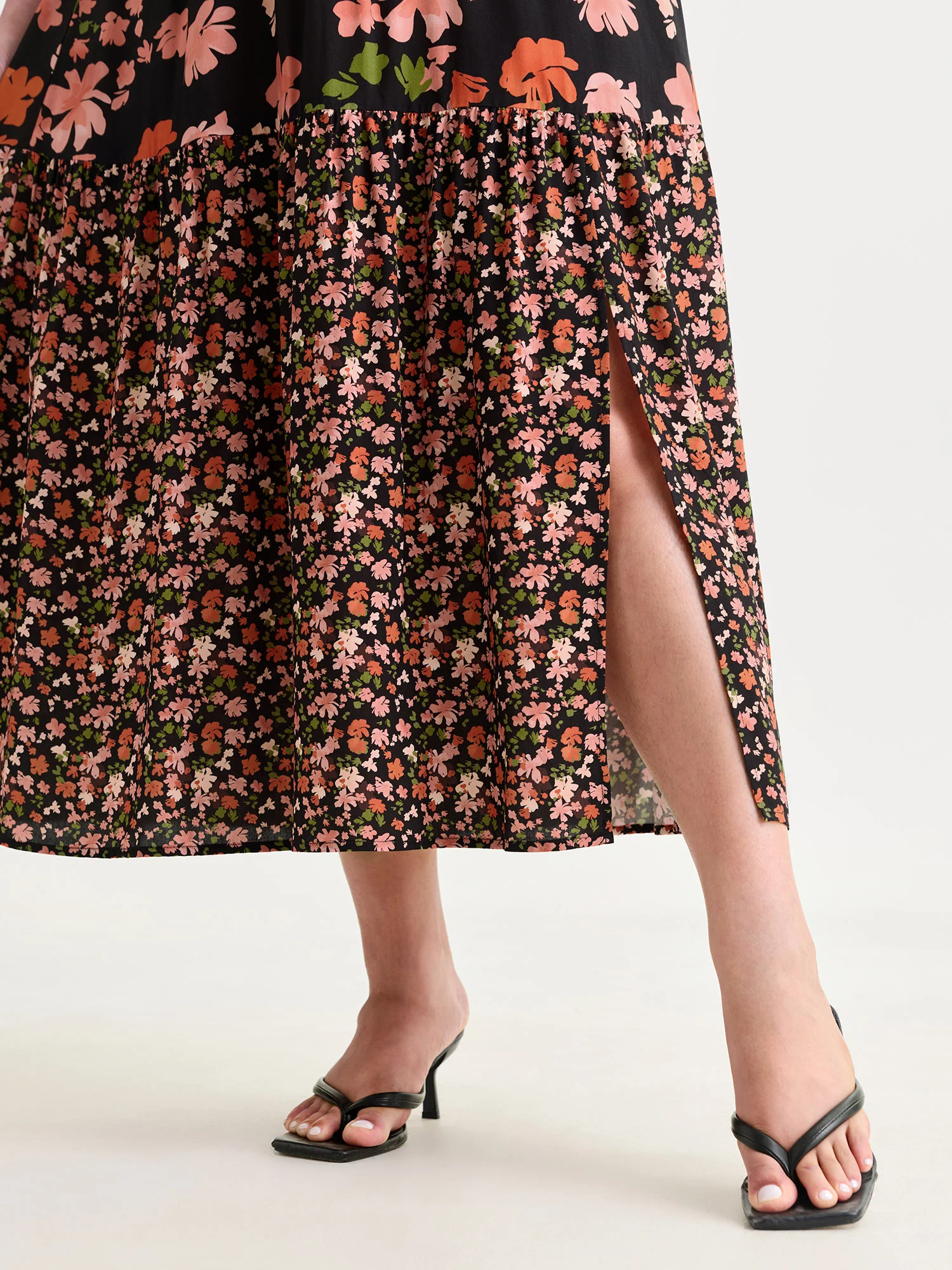 Floral Print Contrast Shirred Maxi Dress - Image 3