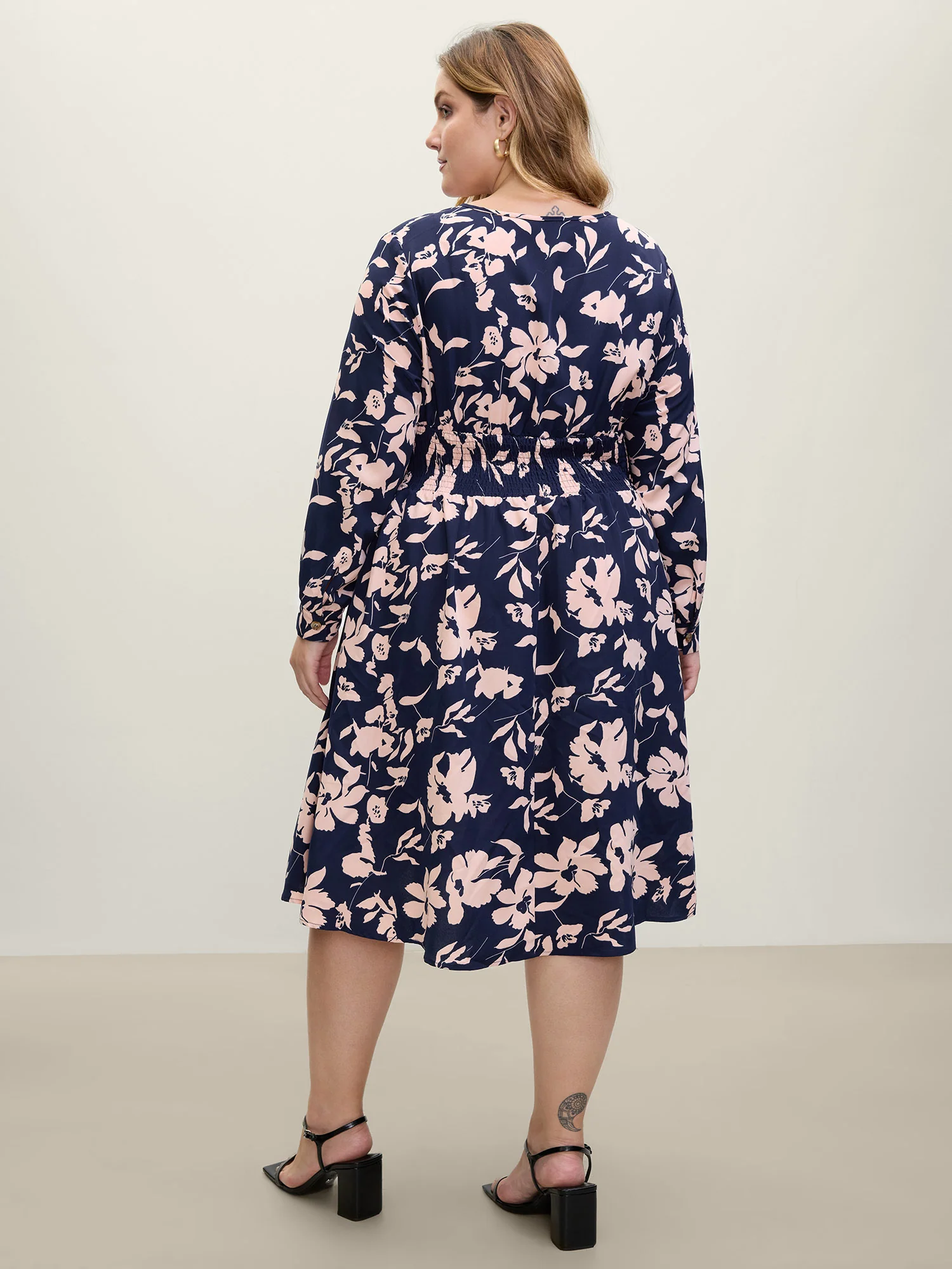 Floral Print Cross-Straps Shirred Midi Dress - Image 4