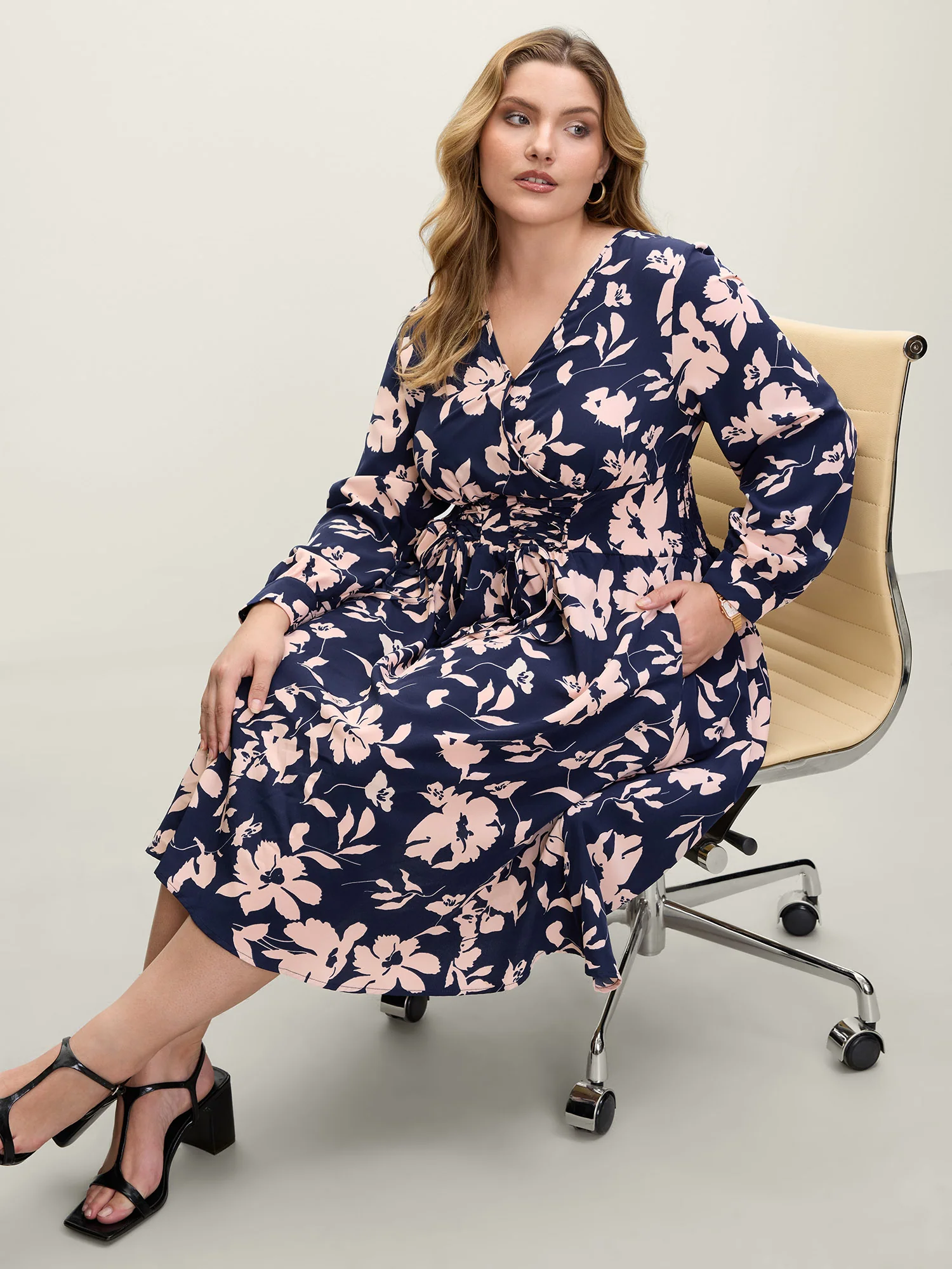 Floral Print Cross-Straps Shirred Midi Dress - Image 5