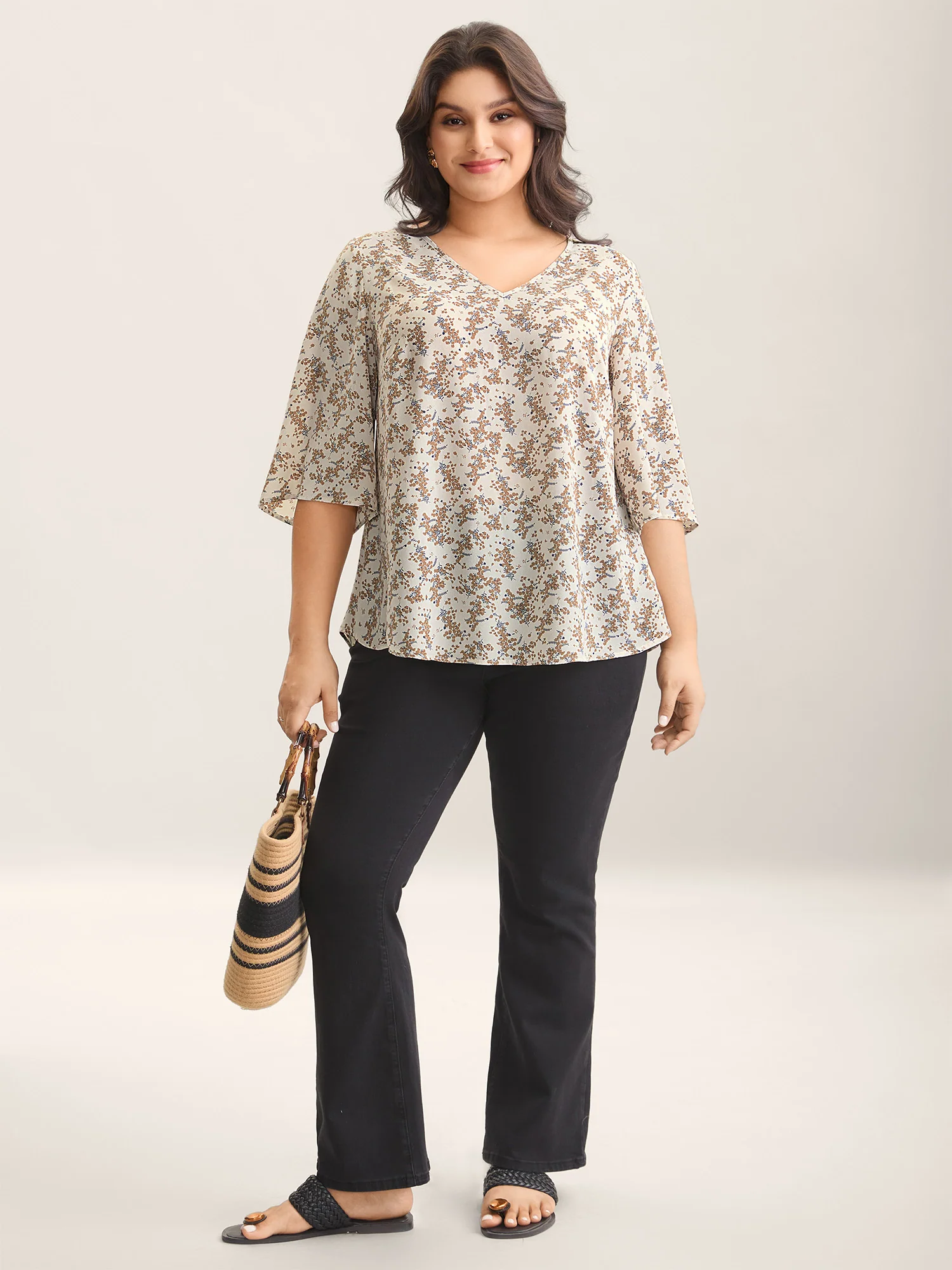Floral Print Curvy Hem V-Neck Shirt - Image 10