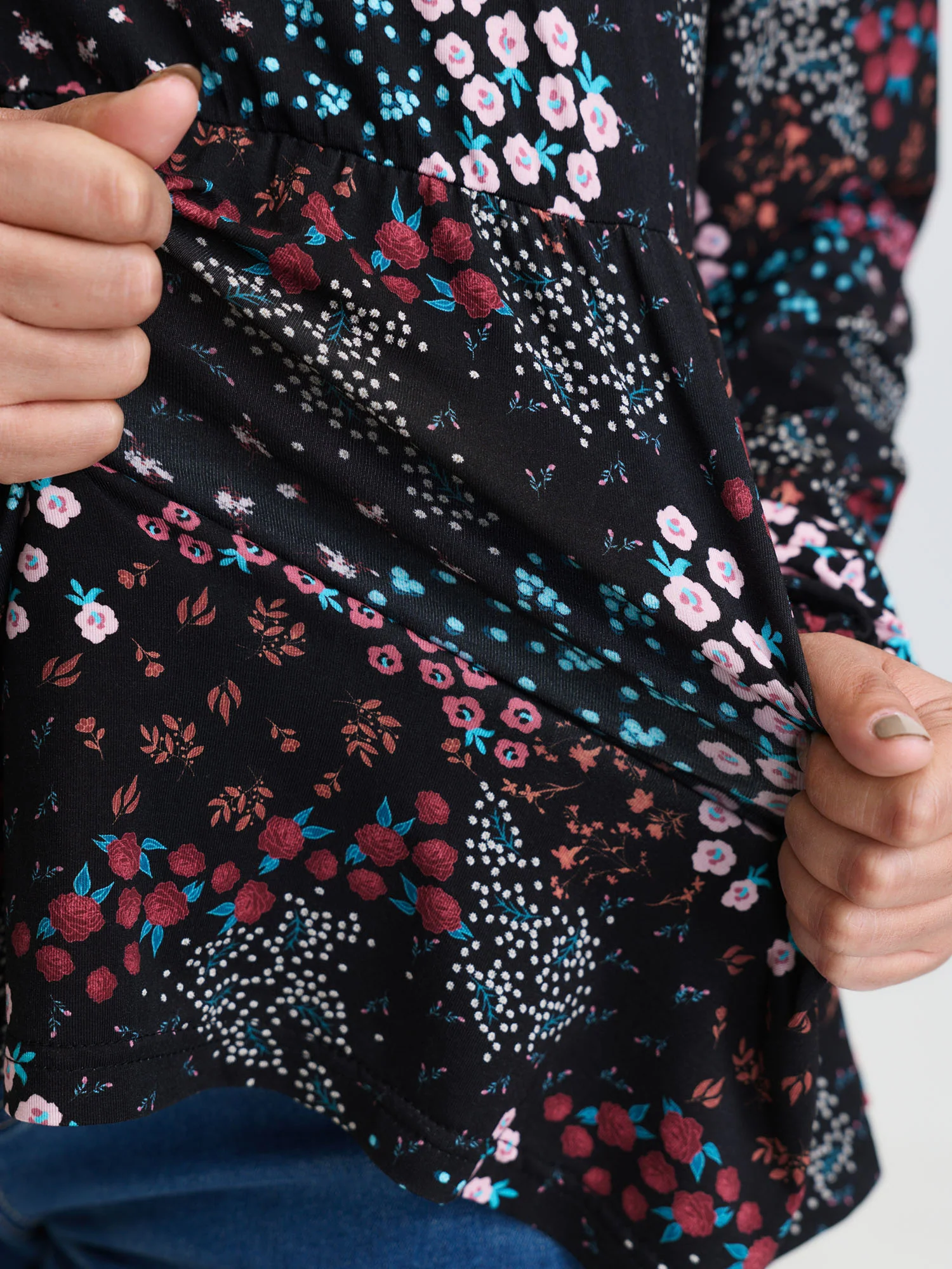 Floral Print Fit and Flare Knit Top - Image 4