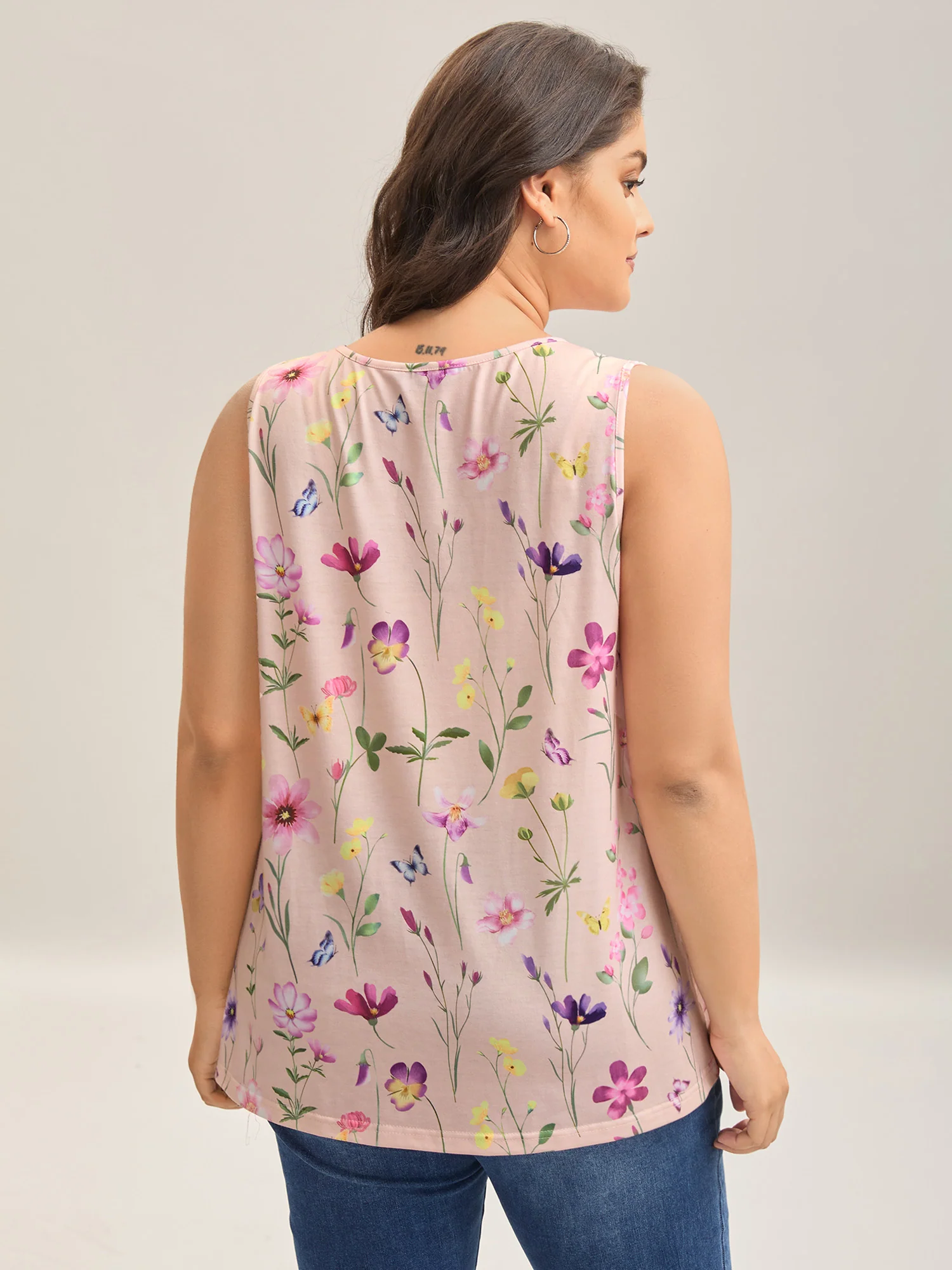Floral Print Flowy Pleated Tank Top - Image 4
