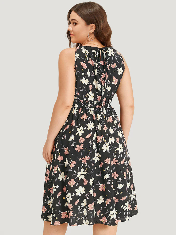Floral Print Halter Shirred Pocket Ruffle Hem Dress - Image 2
