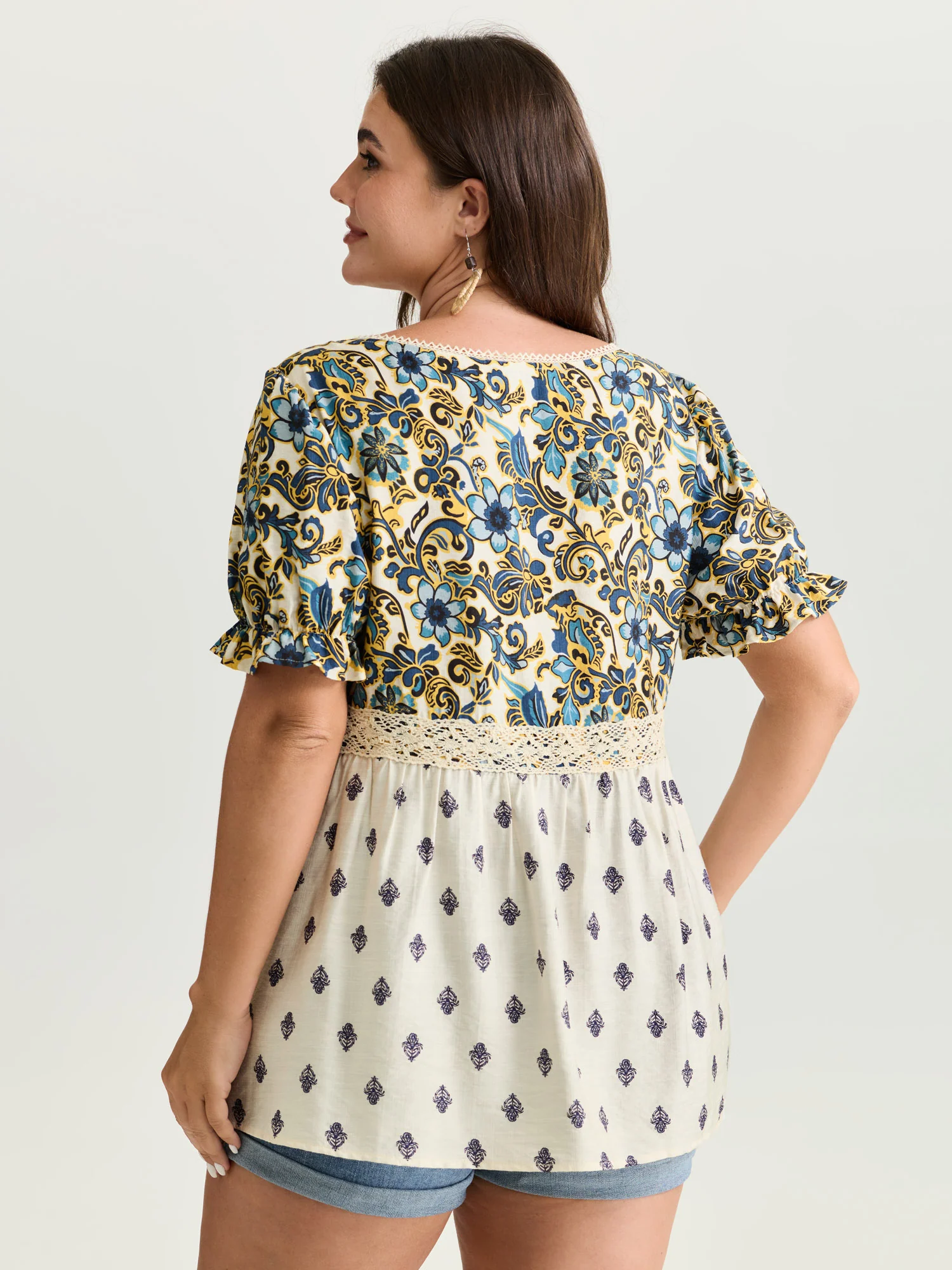 Floral Print Lace Neckline Flowy Blouse - Image 4
