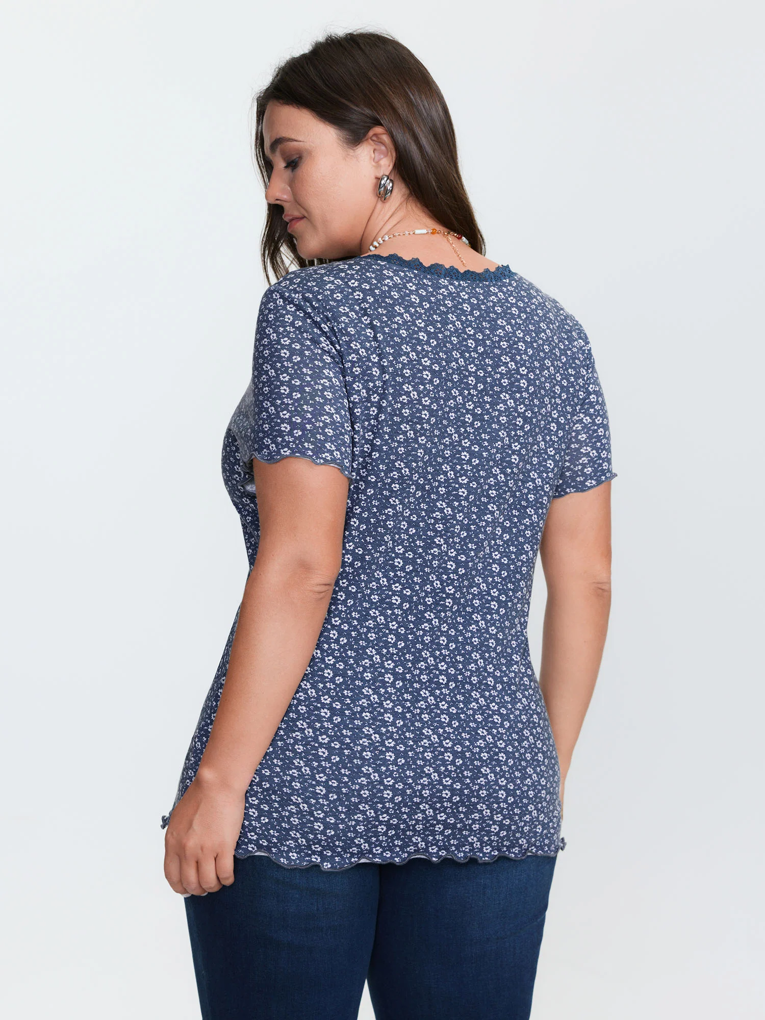 Floral Print Lace Neckline T-Shirt - Image 11