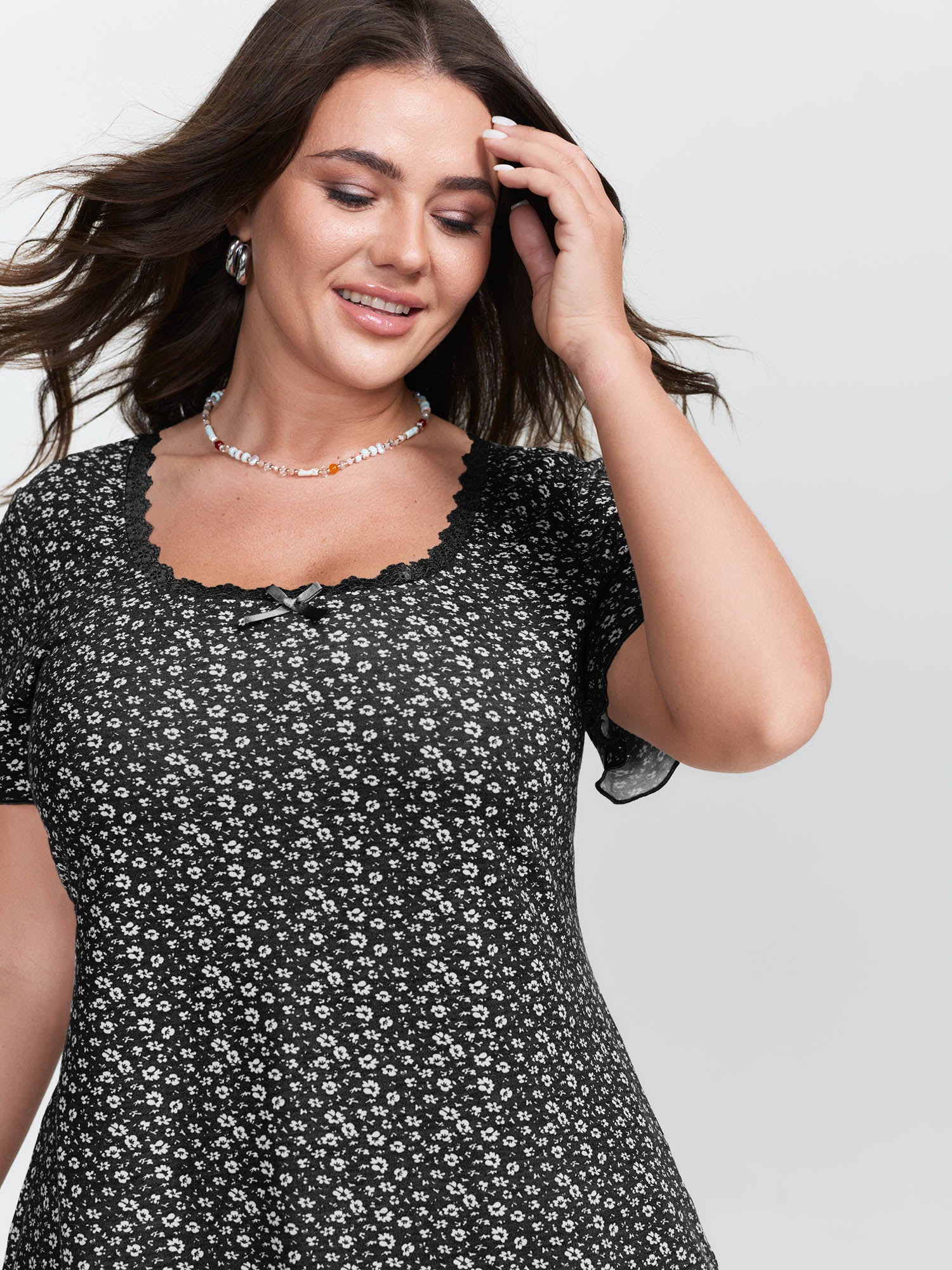 Floral Print Lace Neckline T-Shirt - Image 13