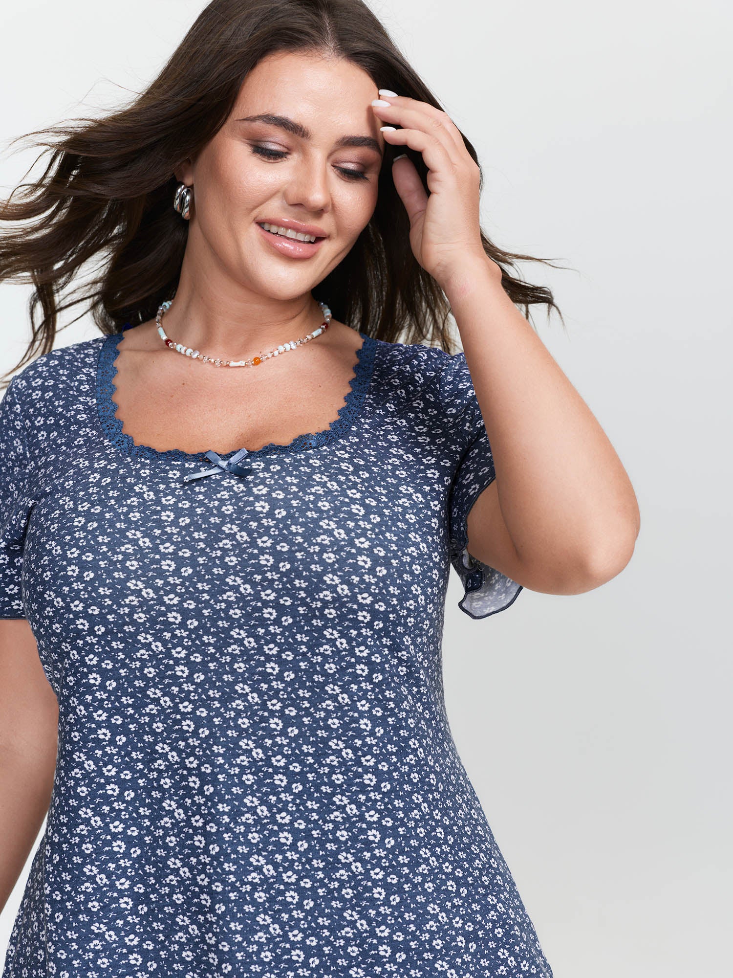 Floral Print Lace Neckline T-Shirt - Image 9