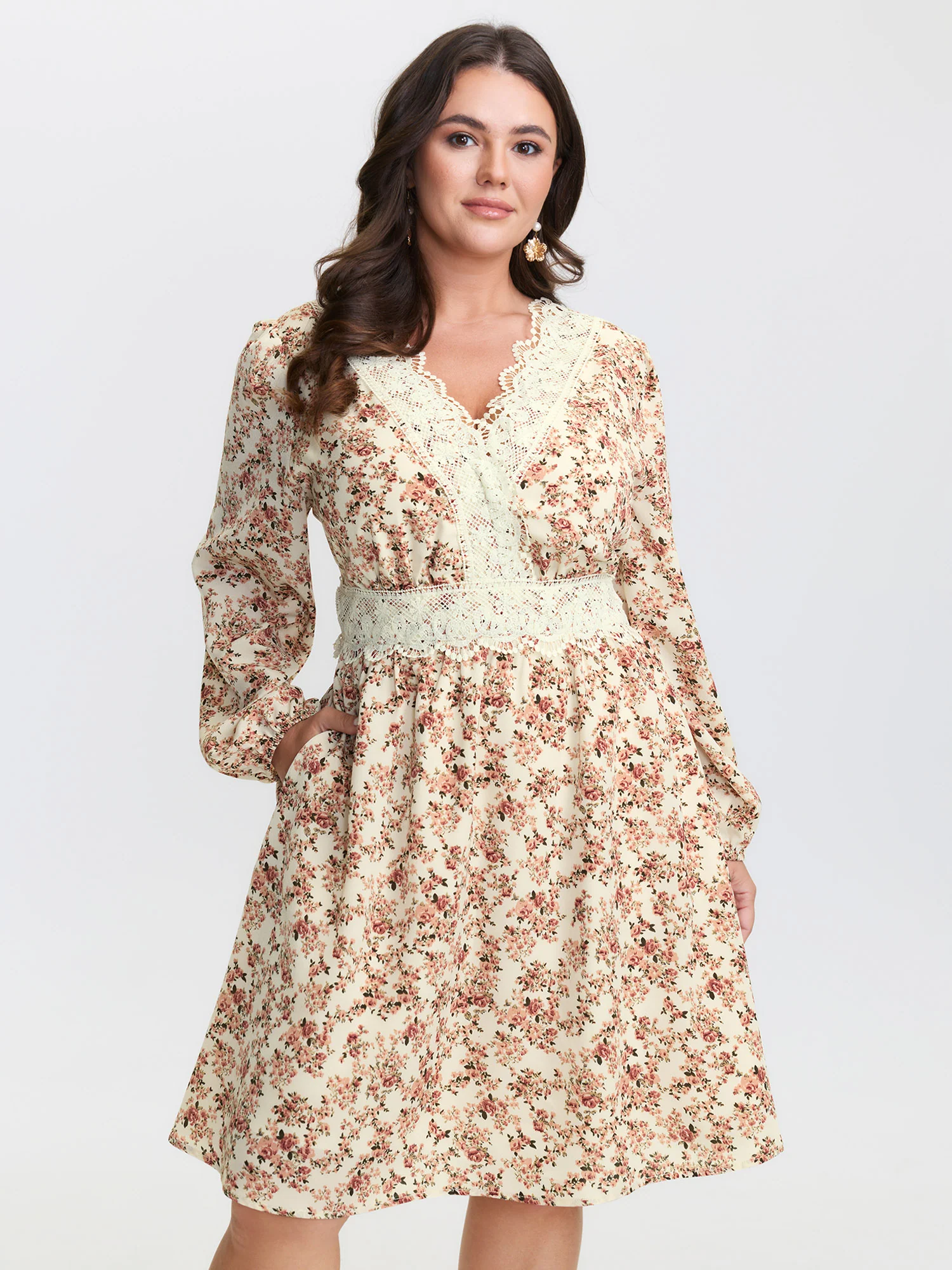Floral Print Lace Trim Shirred Mini Dress - Image 2