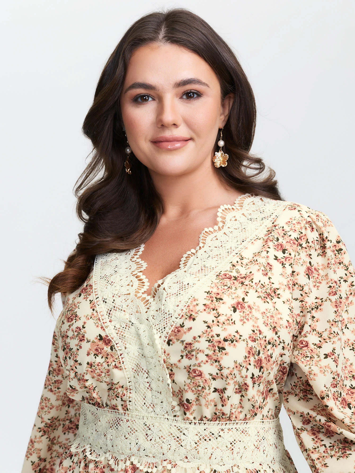 Floral Print Lace Trim Shirred Mini Dress - Image 3