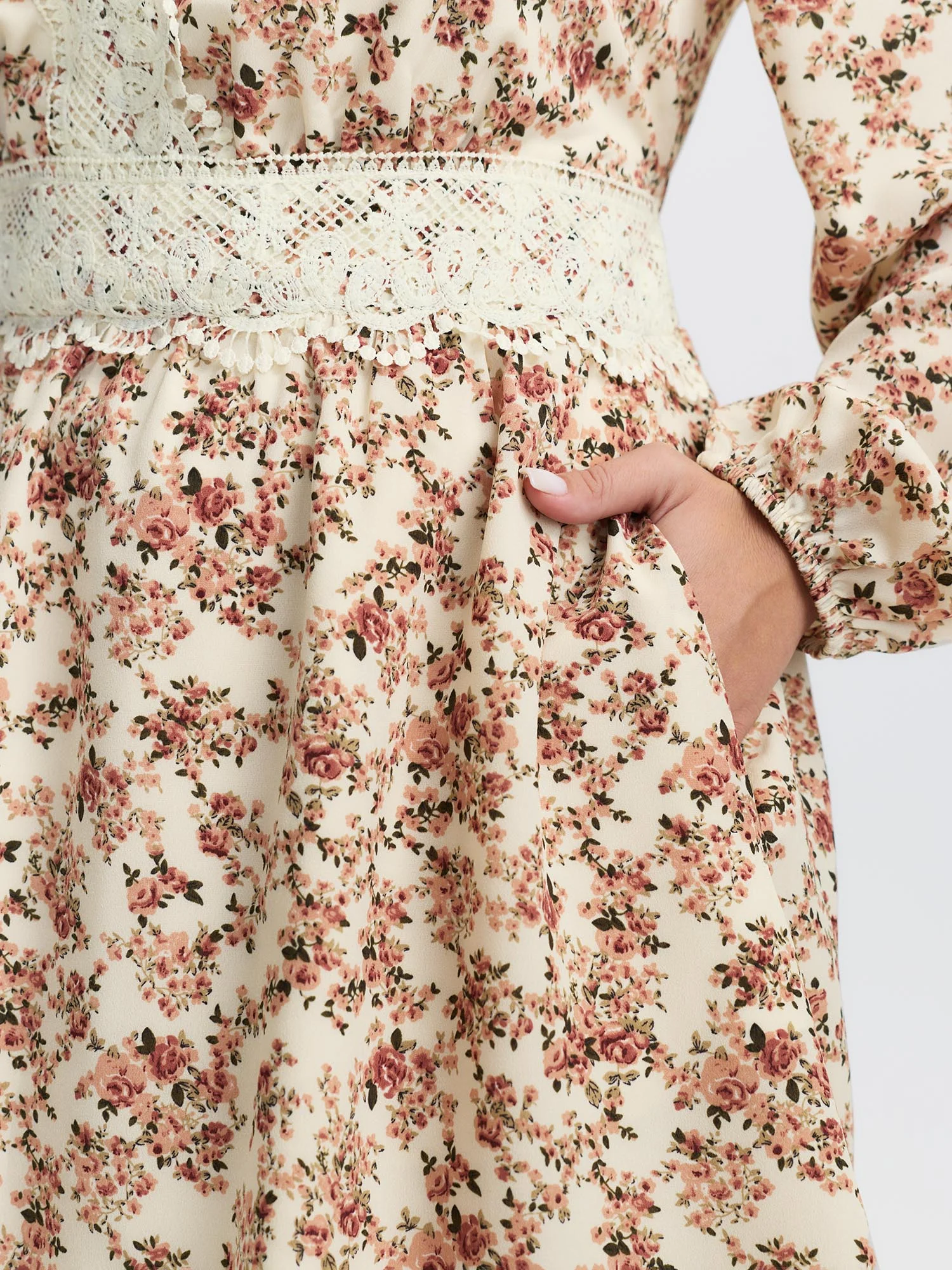 Floral Print Lace Trim Shirred Mini Dress - Image 4