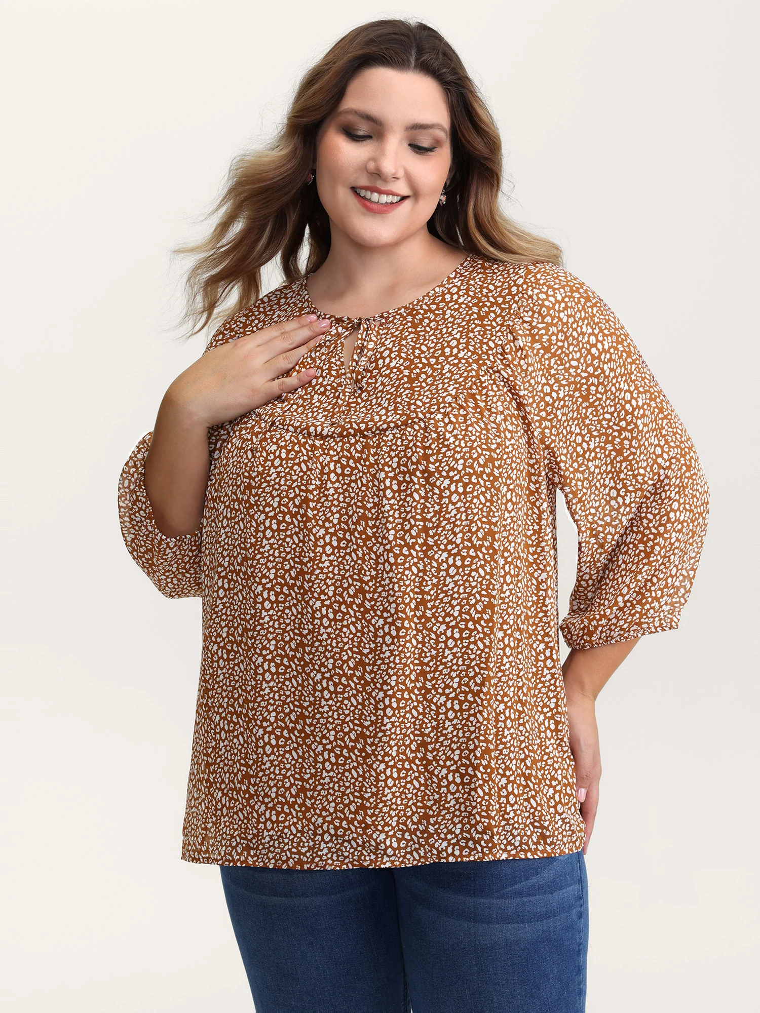 Floral Print Neck Cut-Out Shirred Blouse - Image 2
