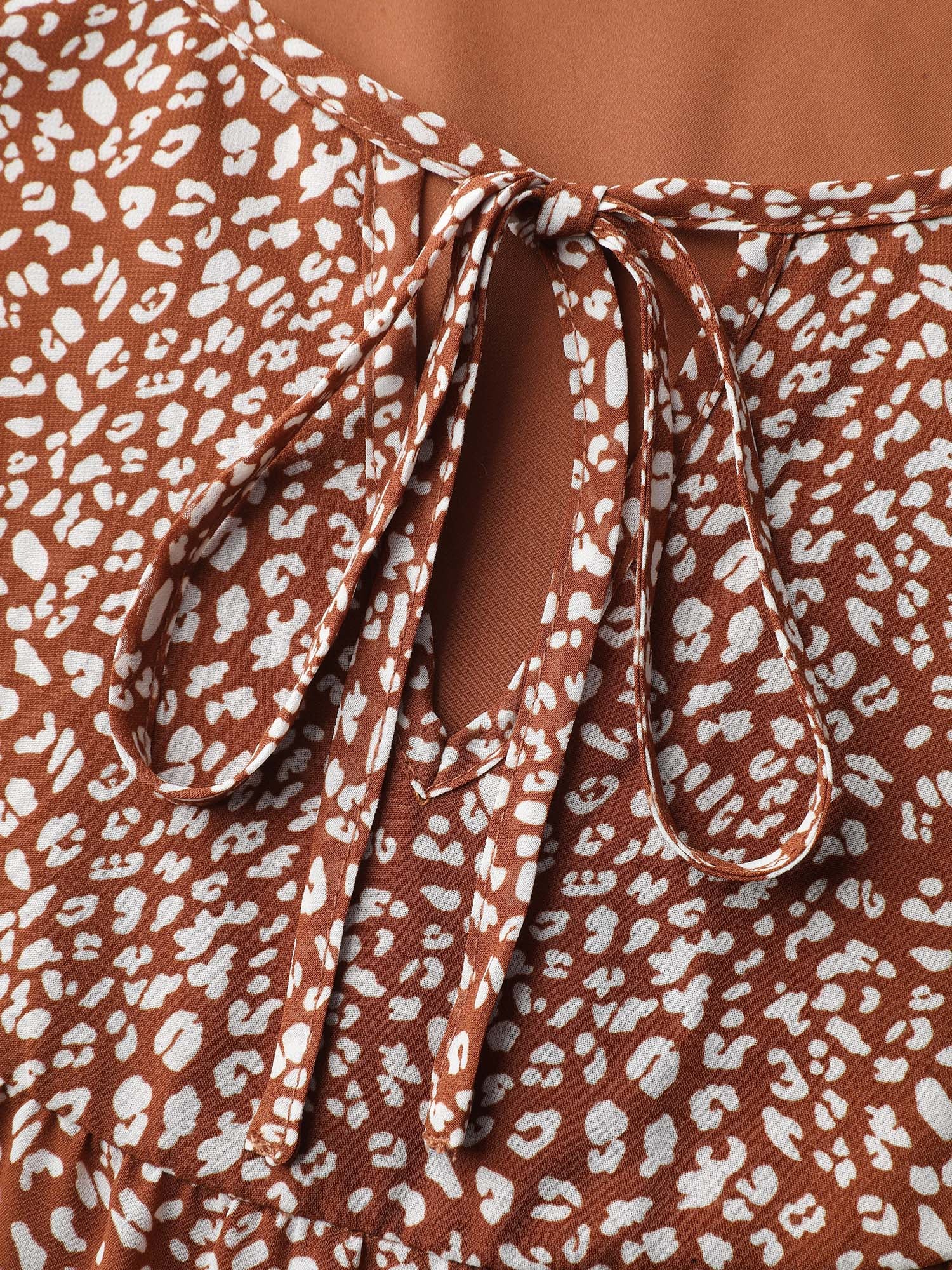 Floral Print Neck Cut-Out Shirred Blouse - Image 5