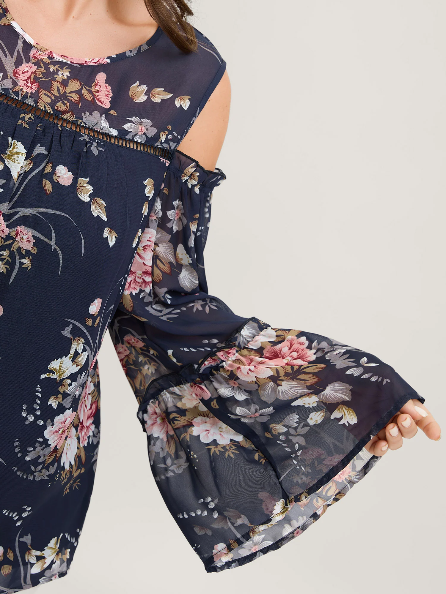 Floral Print Off-Shoulder Lace Blouse - Image 3