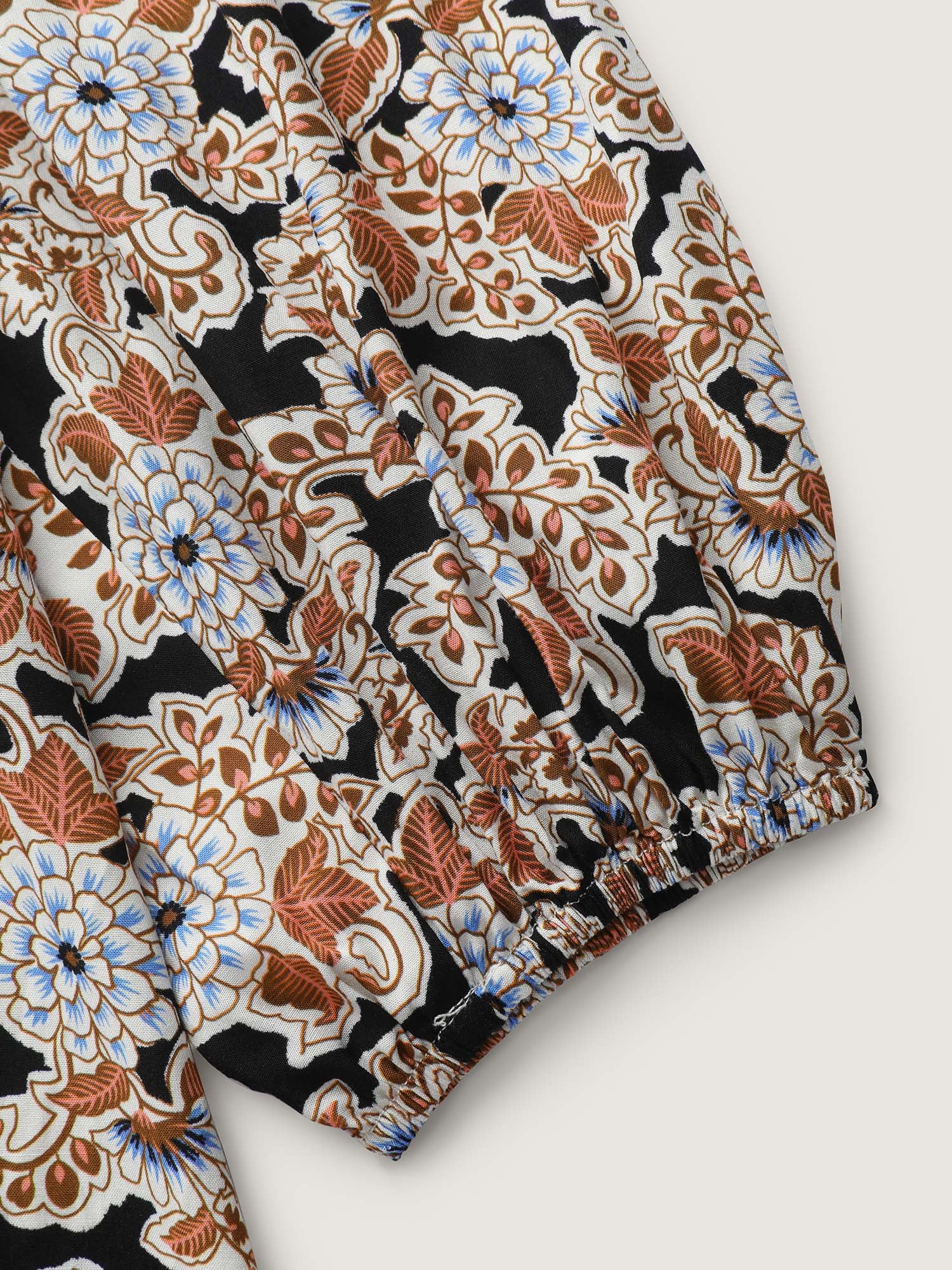 Floral Print Pleated Flowy Blouse - Image 6