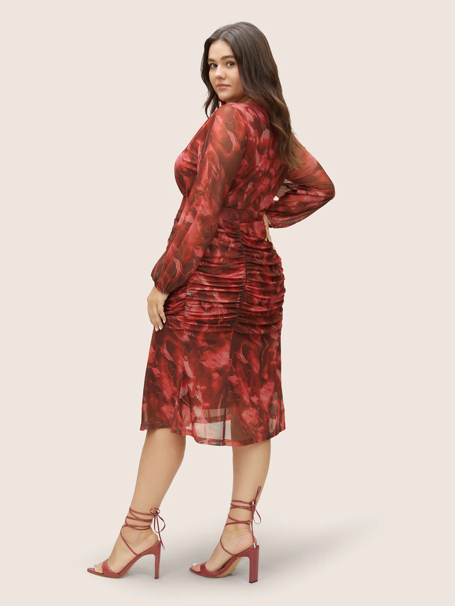 Floral Print Pocket Ruched Hem Dress - Image 3