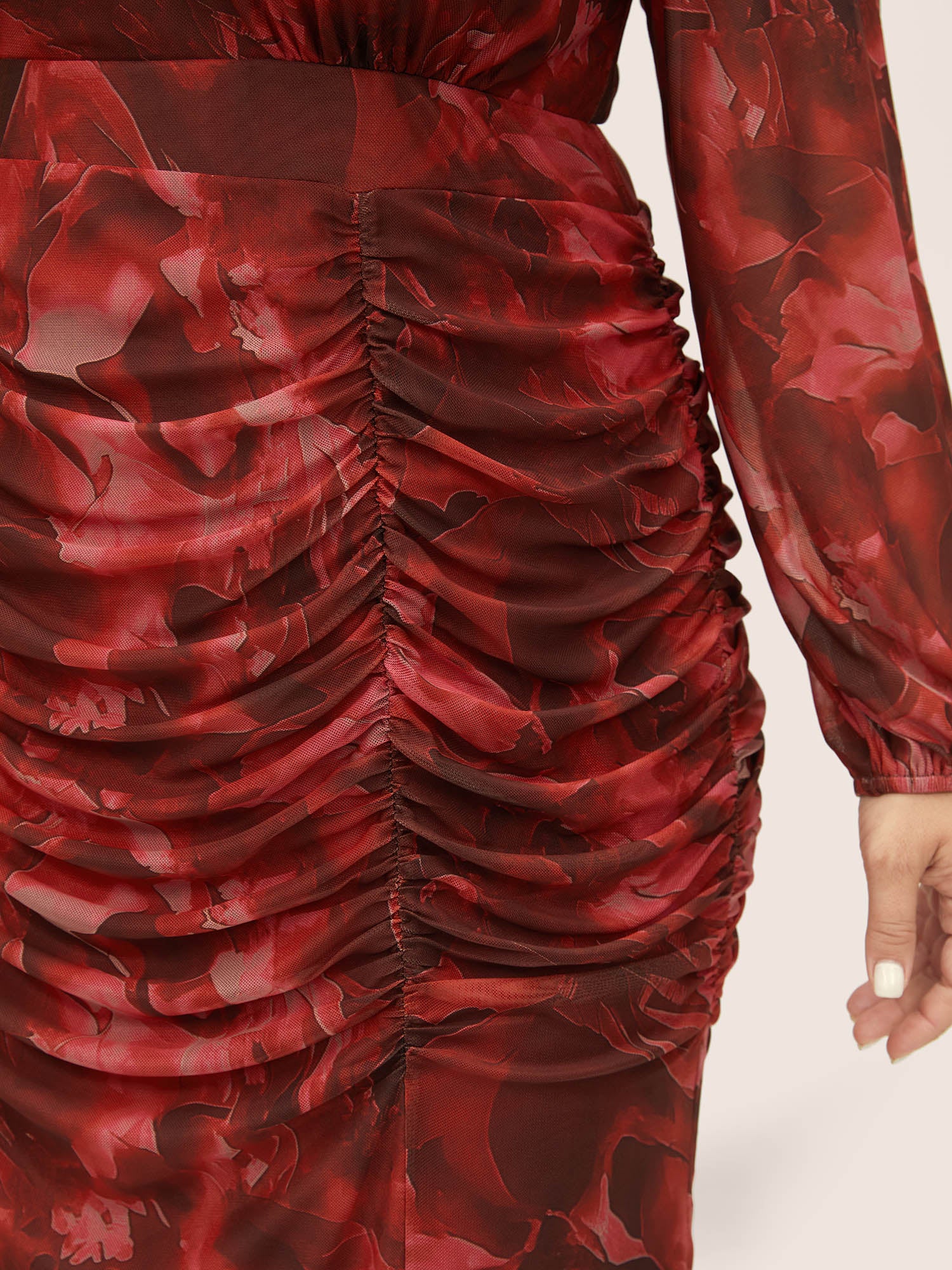 Floral Print Pocket Ruched Hem Dress - Image 4