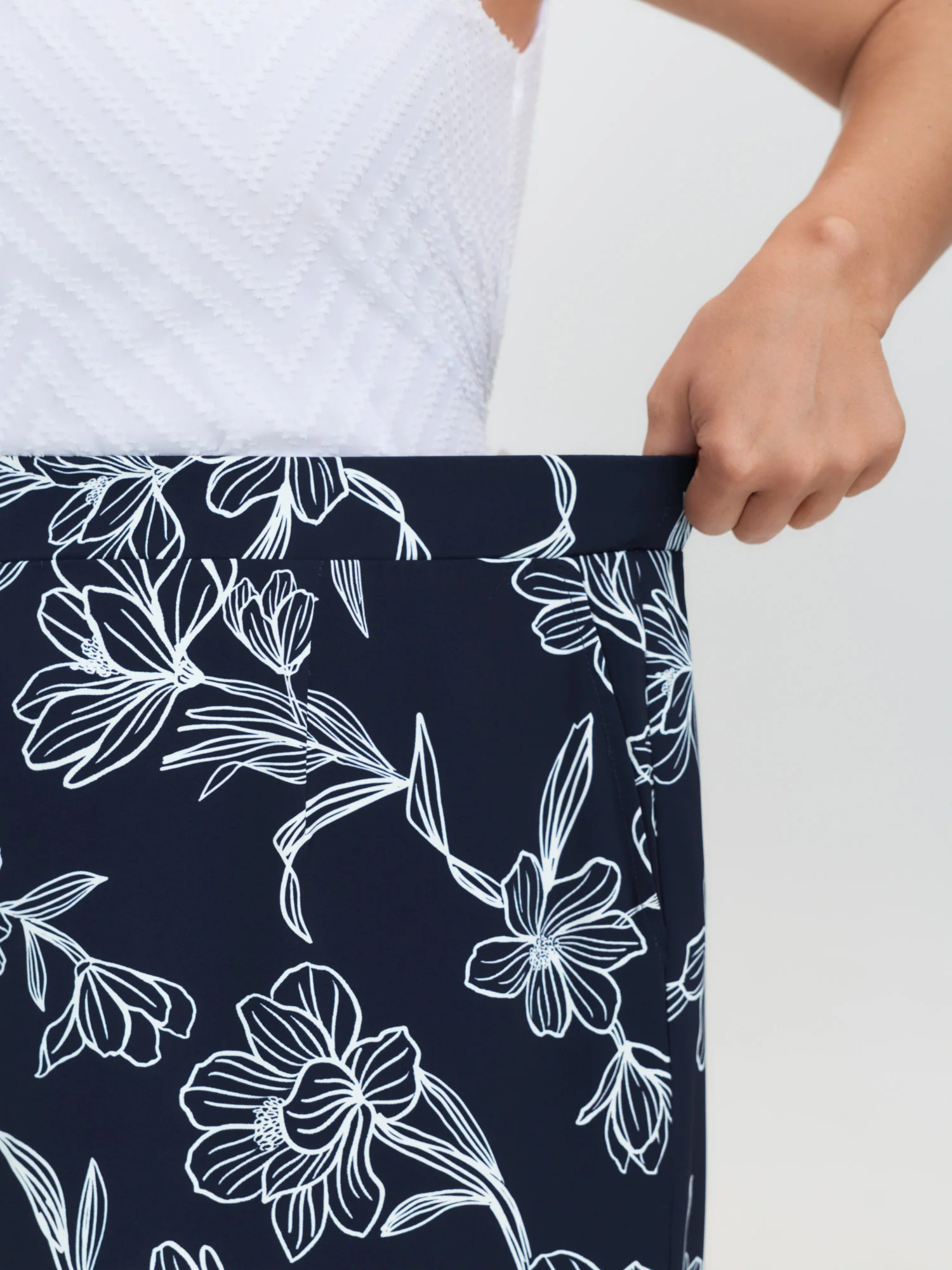 Floral Print Pull-On Wide-Leg Pants - Image 3