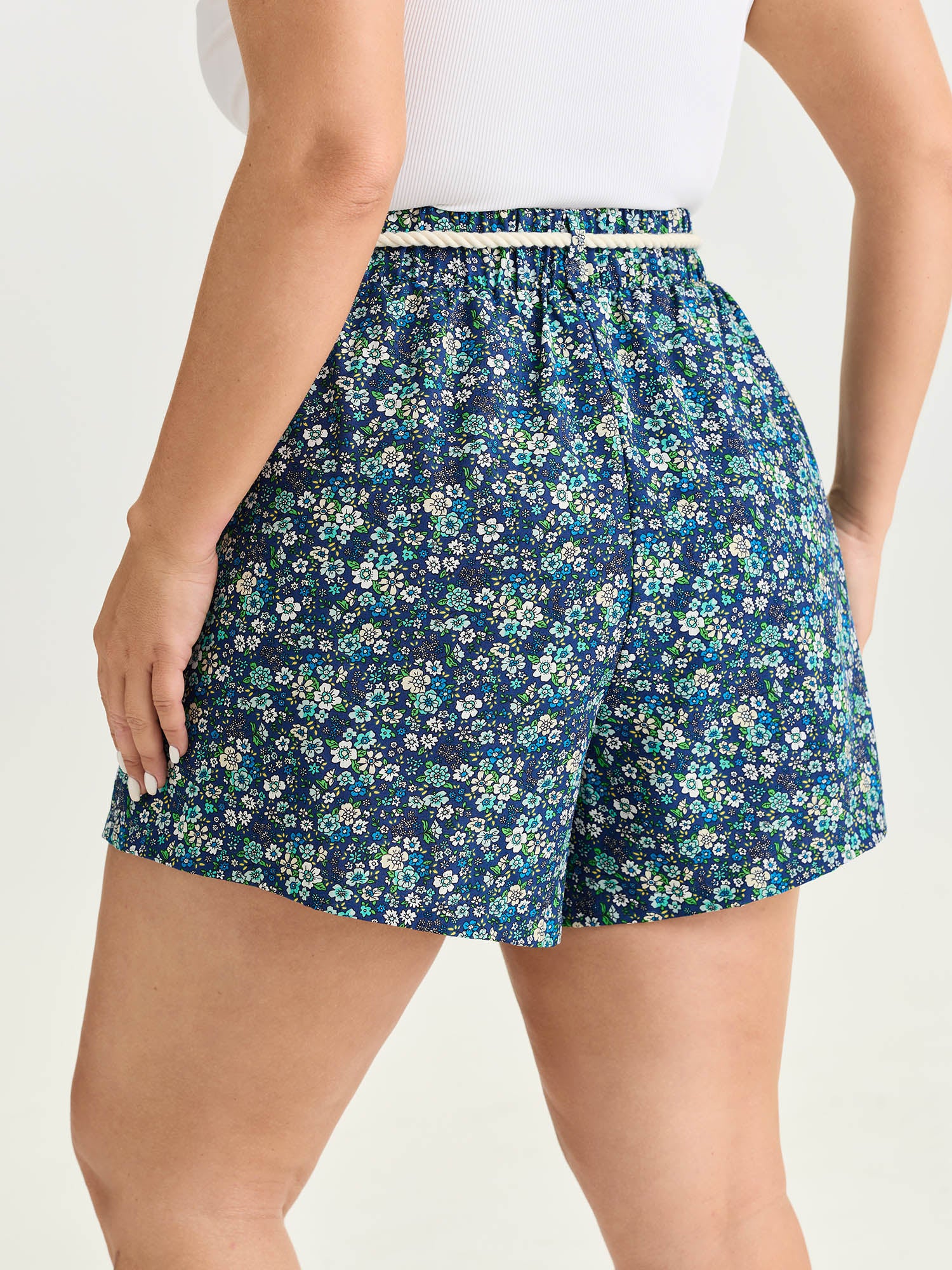 Floral Print Rope Tie Waist Shorts - Image 4