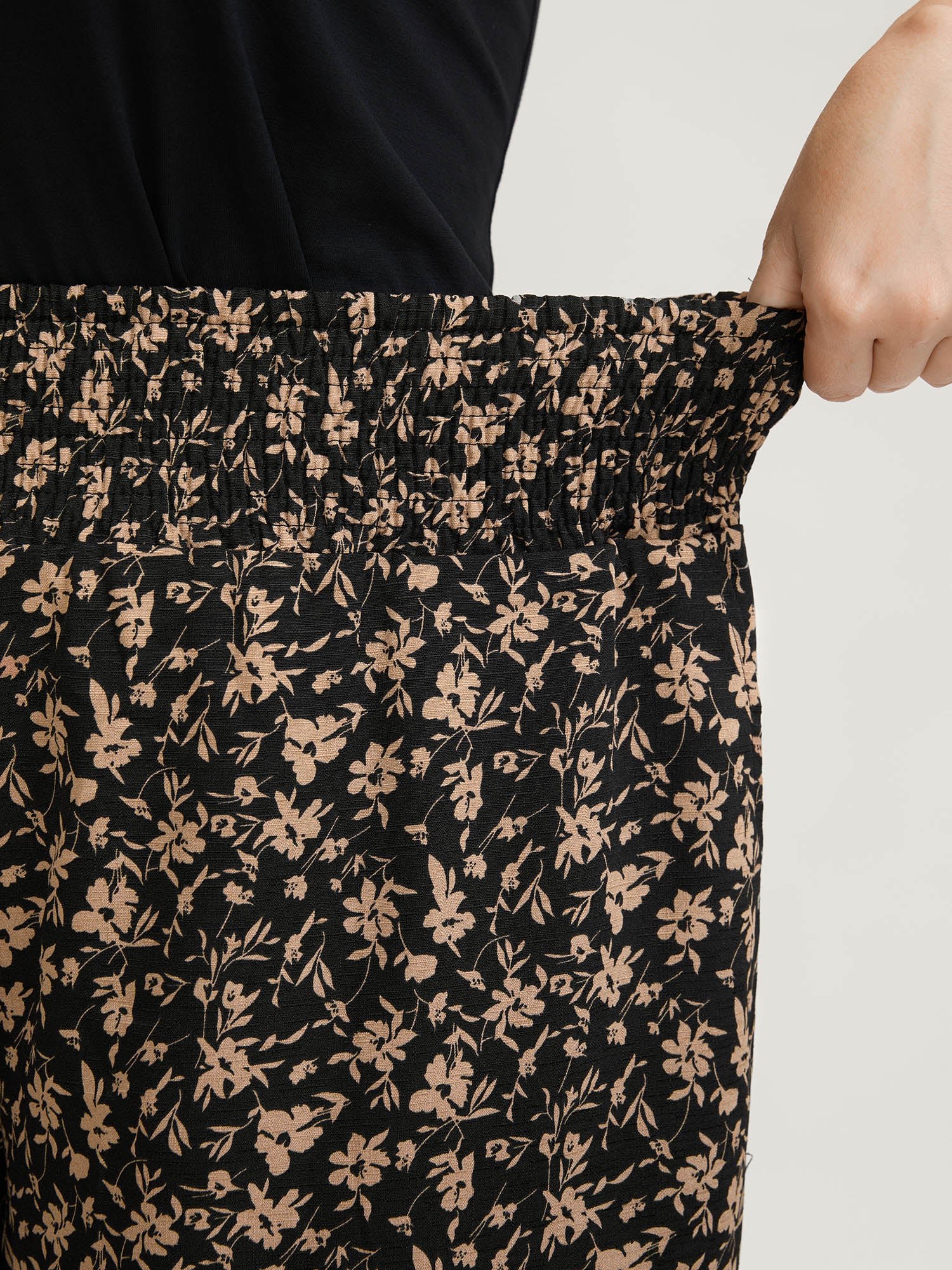 Floral Print Ruffled Asymmetrical Hem Pants - Image 3