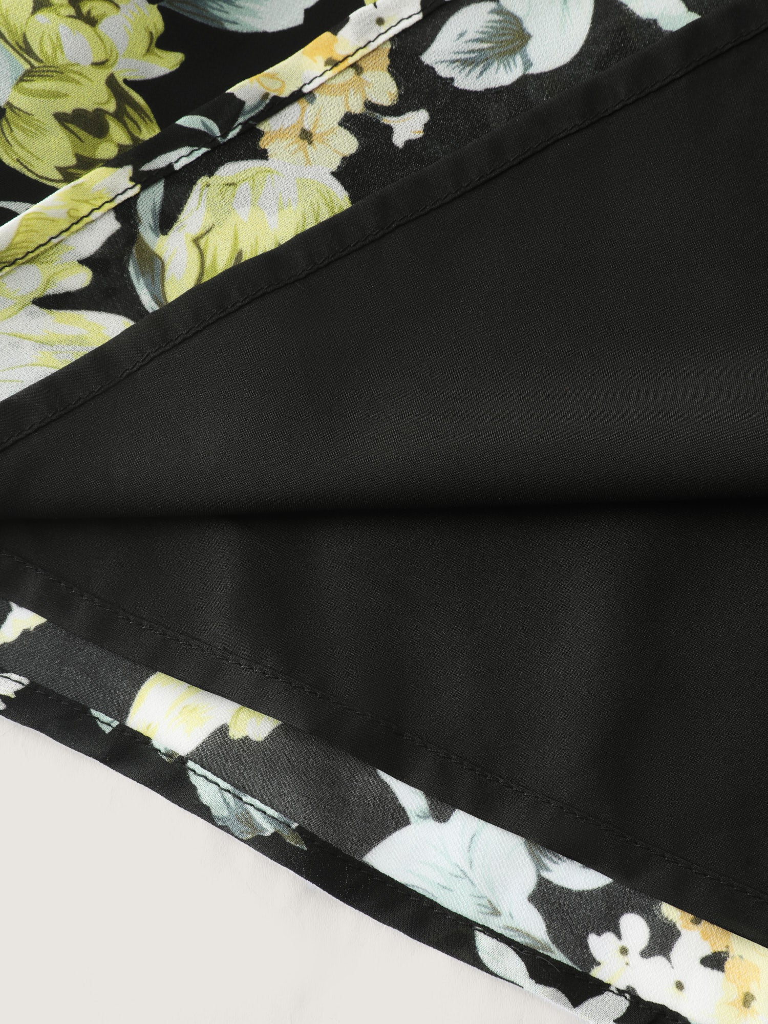 Floral Print Ruffled Edges Blouse - Image 6