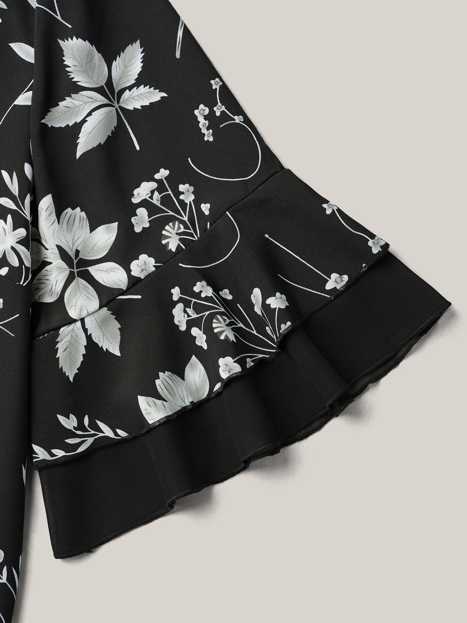 Floral Print Ruffled V-Neck Shirt - Image 6