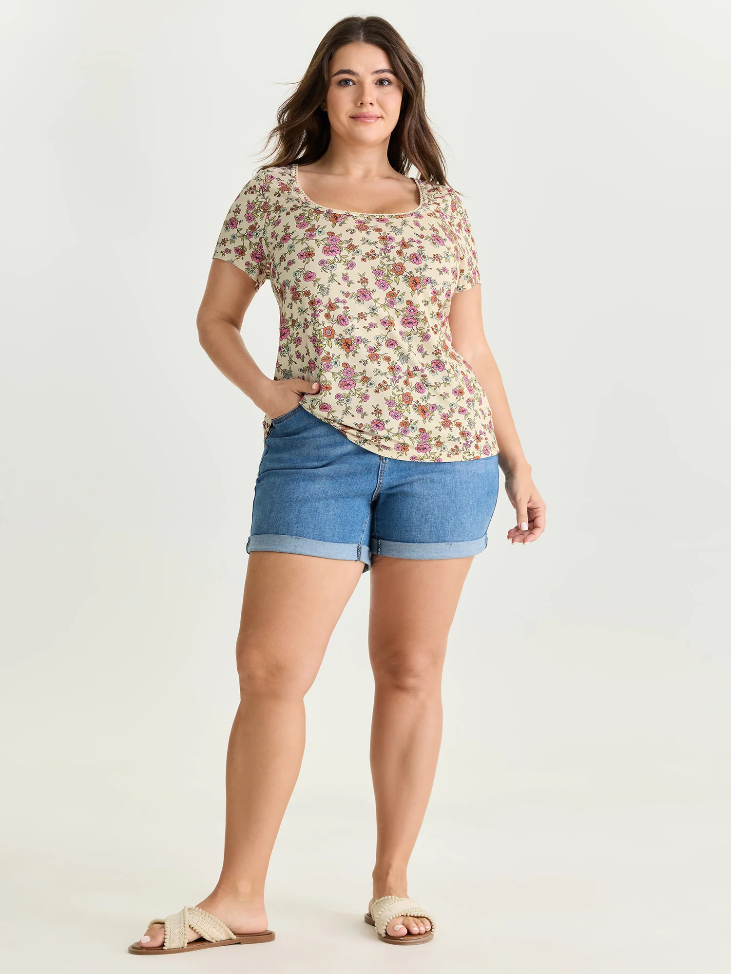 Floral Print Scoop Neckline Fitted T-Shirt - Image 3