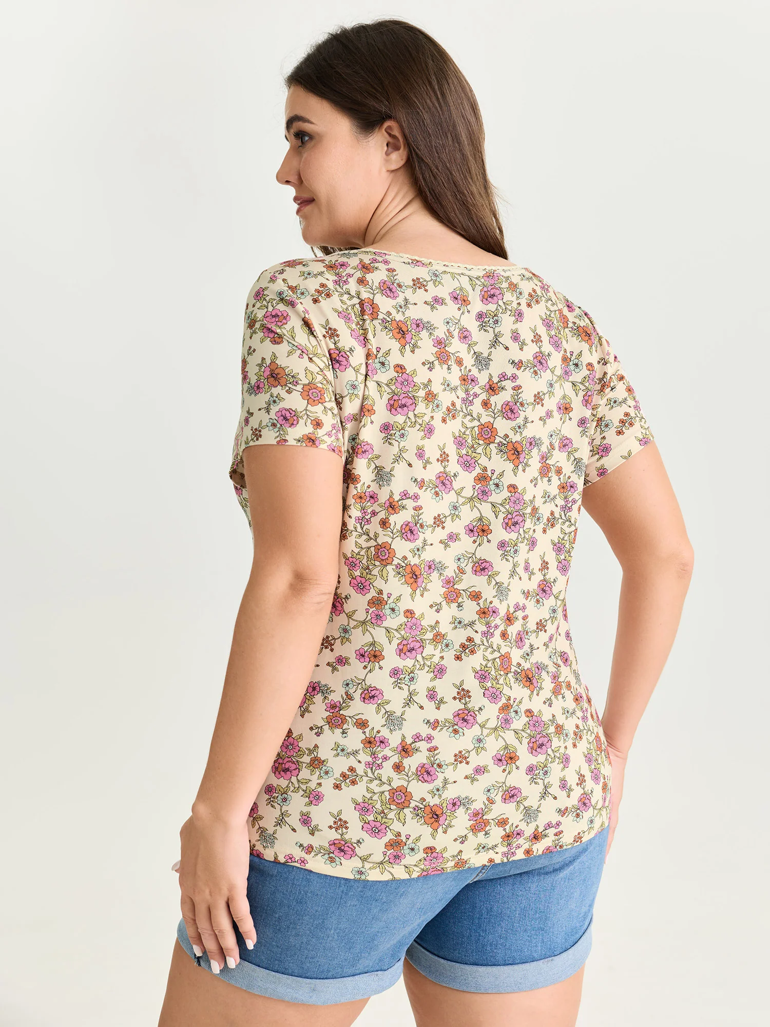 Floral Print Scoop Neckline Fitted T-Shirt - Image 4