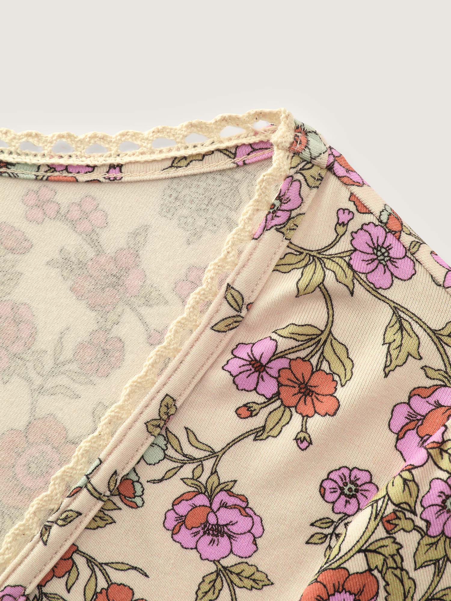 Floral Print Scoop Neckline Fitted T-Shirt - Image 5