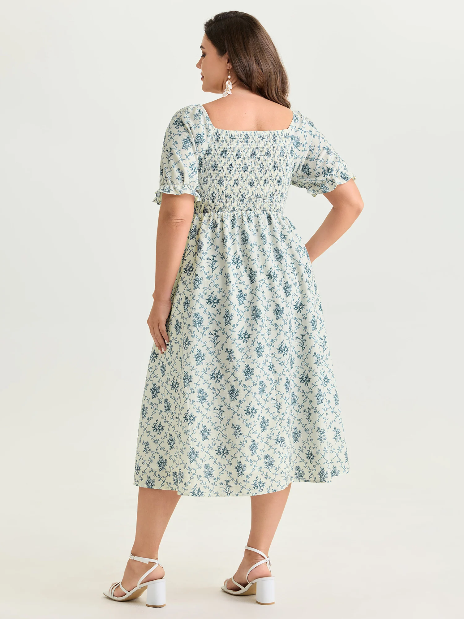 Floral Print Shirred Bodice Flowy Midi Dress - Image 4
