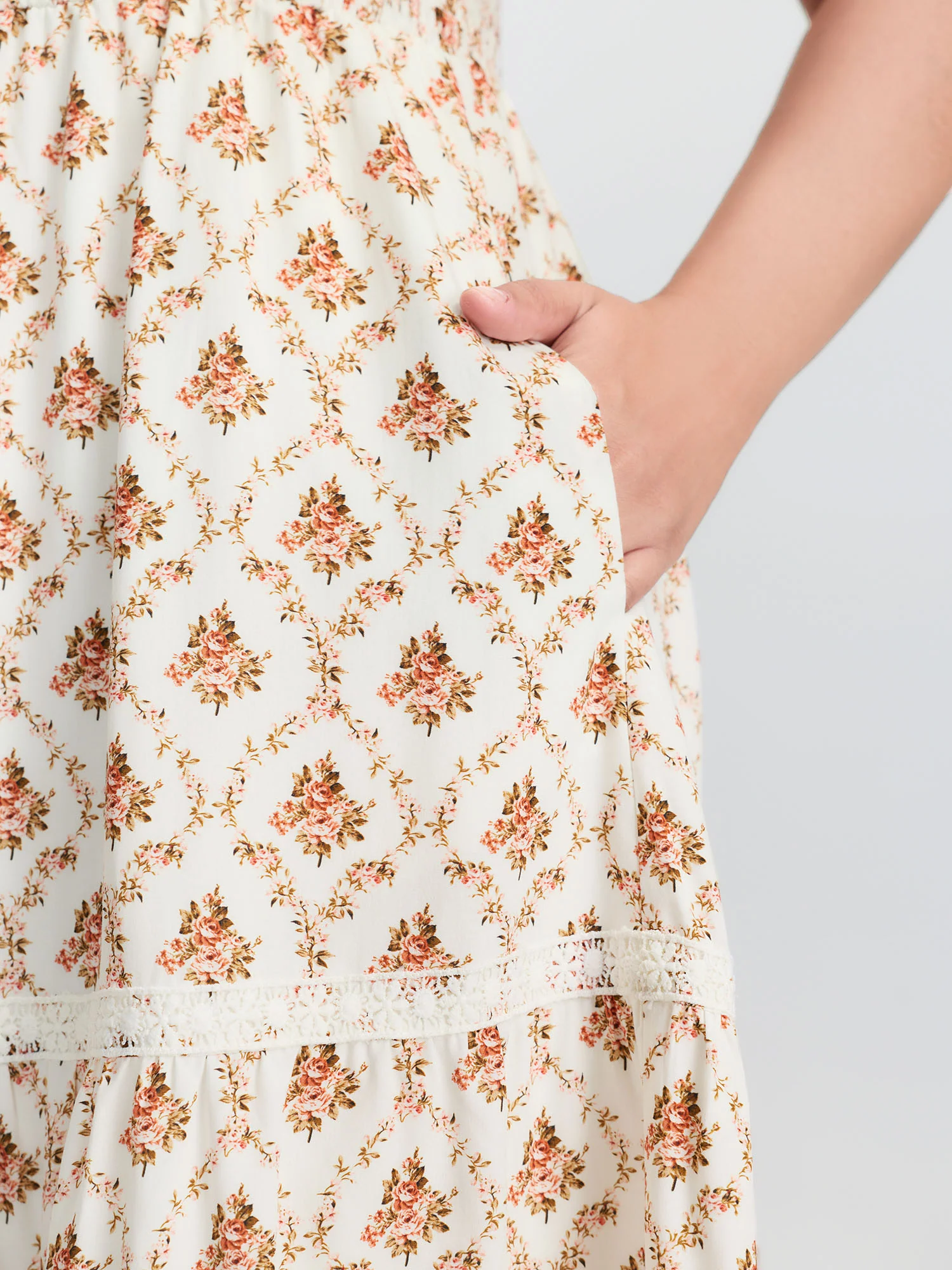 Floral Print Shirred Bodice Midi Dress - Image 3