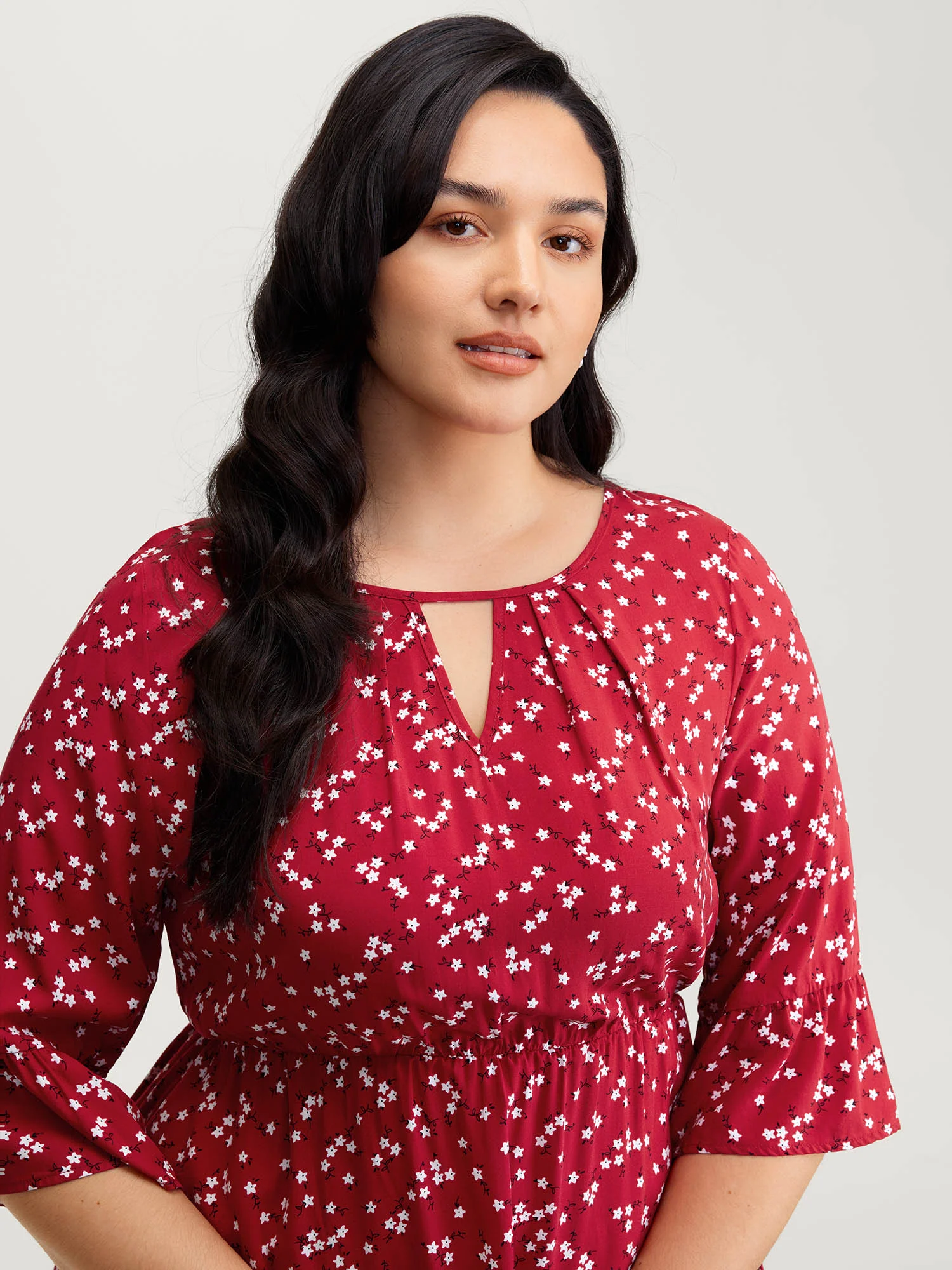 Floral Print Shirred Cut-Out Neck Midi Dress - Image 2