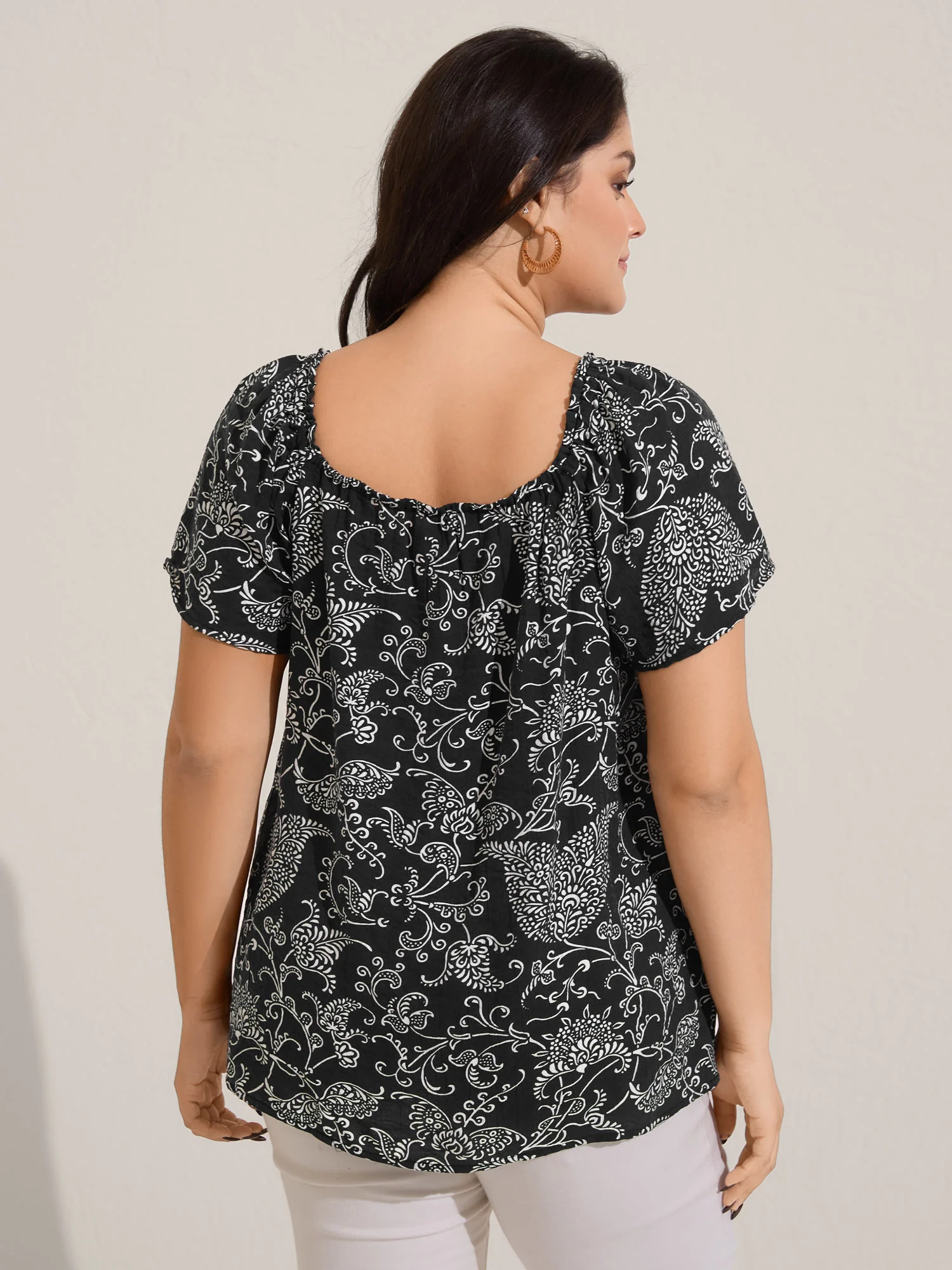 Floral Print Shirred Neck Flowy Blouse - Image 11