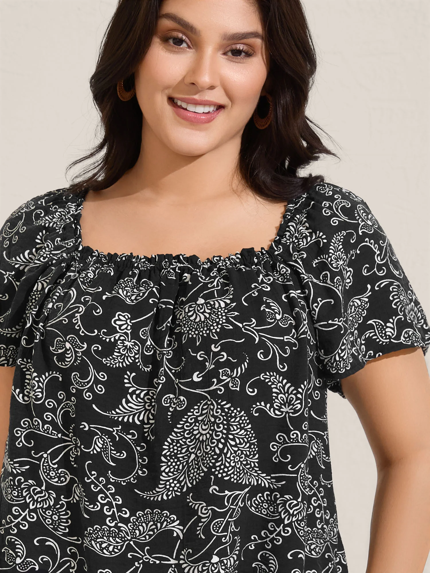 Floral Print Shirred Neck Flowy Blouse - Image 8