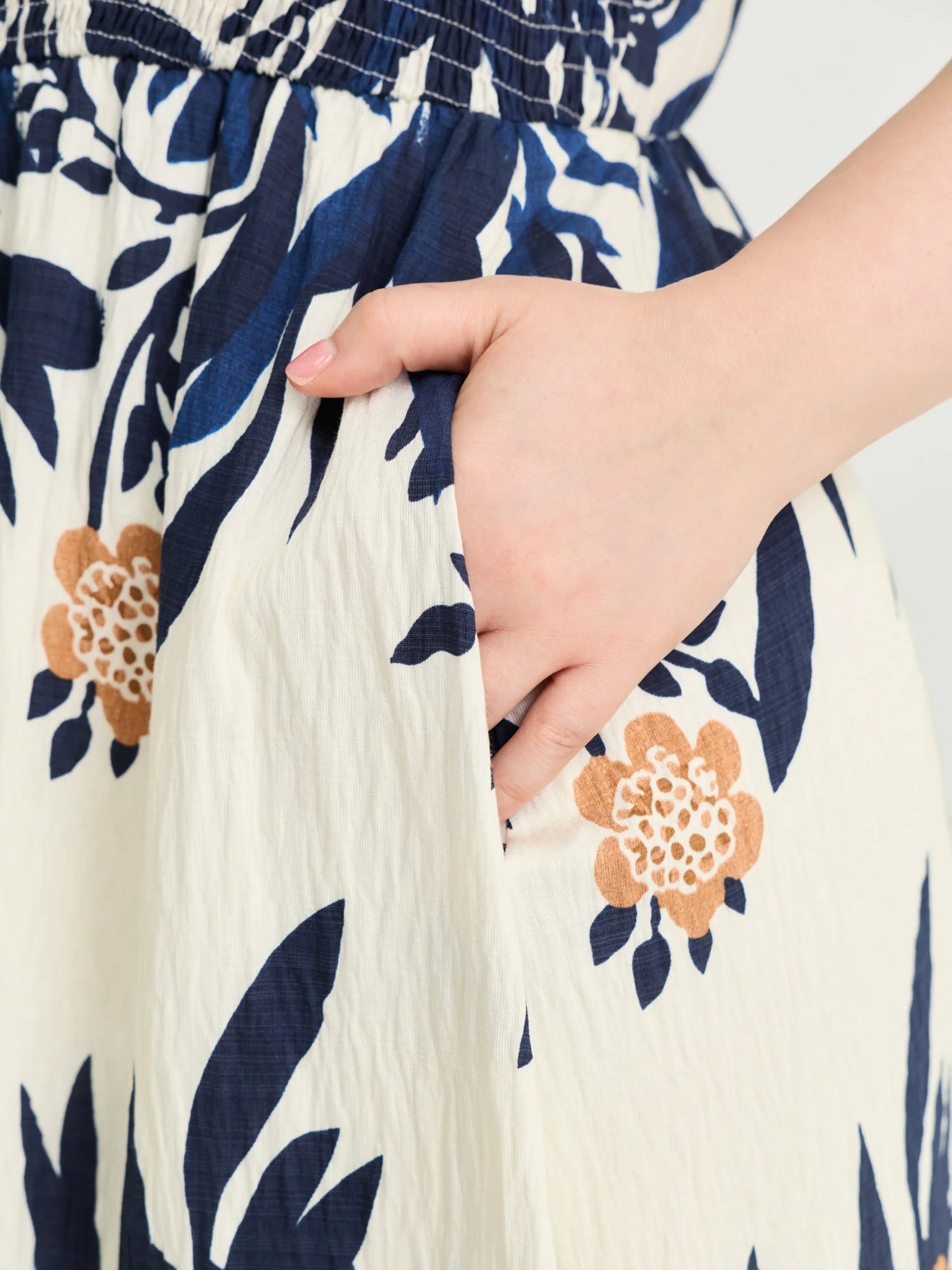 Floral Print Shirred Pom Pom Hem Maxi Dress - Image 3