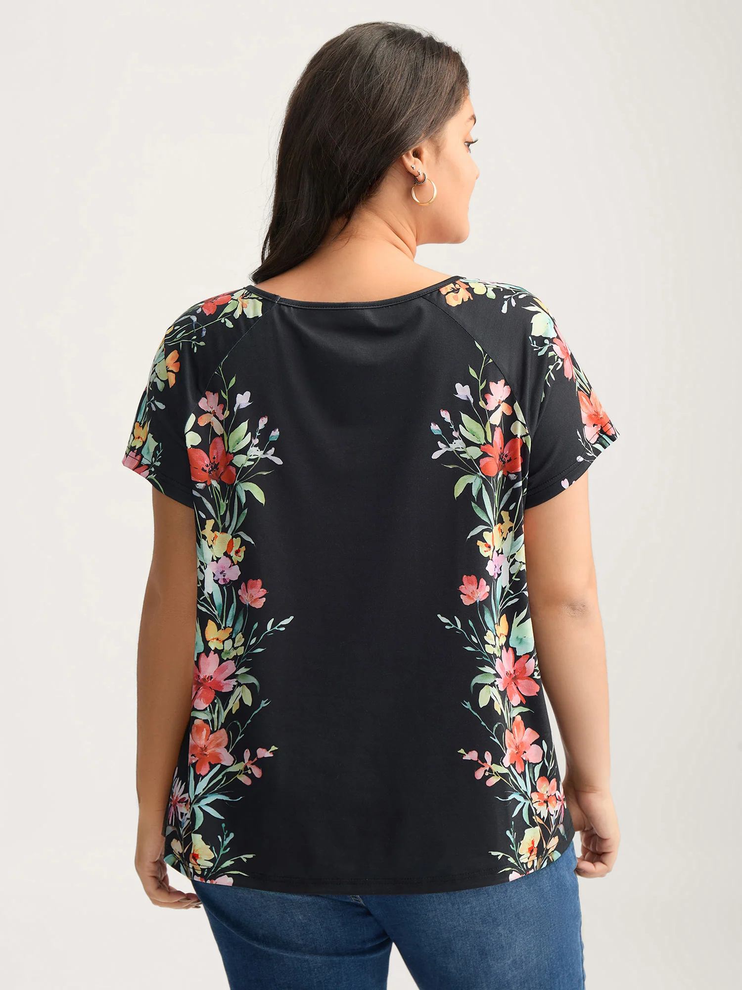 Floral Print Solid Round Neck T-Shirt - Image 4
