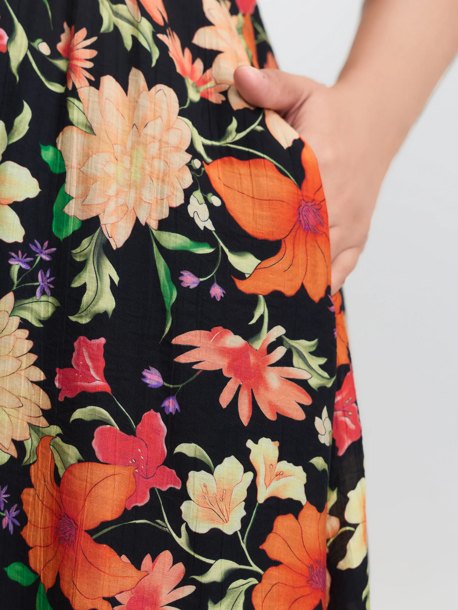 Floral Print Square Neckline Shirred Bodice Midi Dress - Image 3