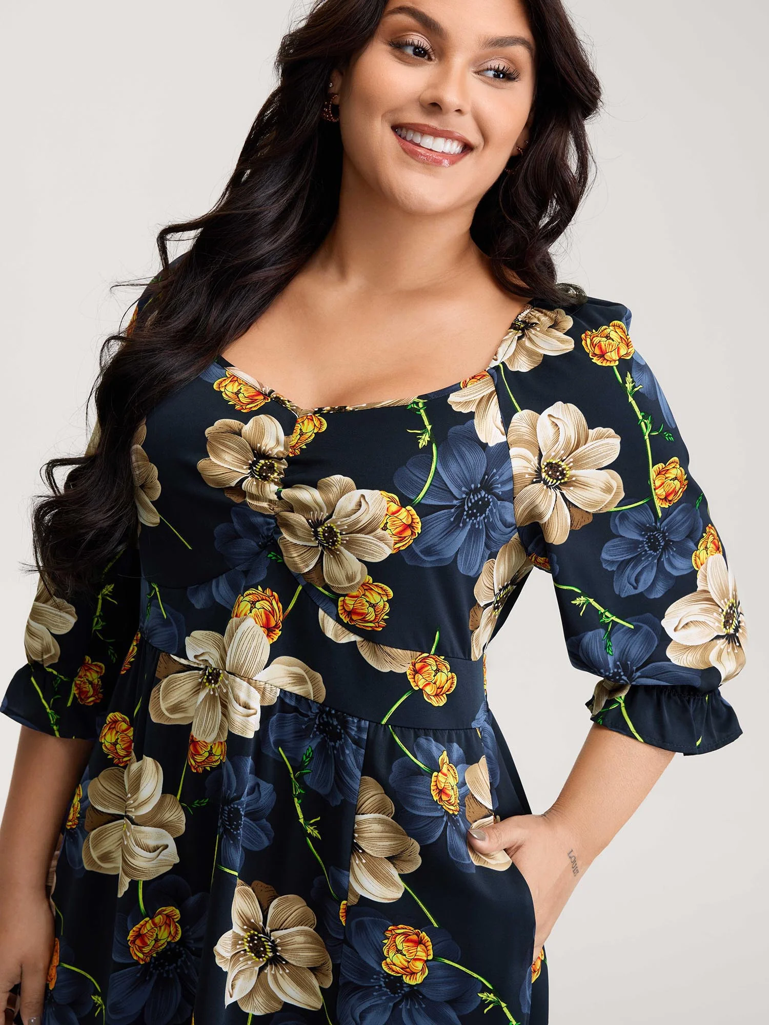 Floral Print Triangular Waist Cinched Midi Dress - Image 2
