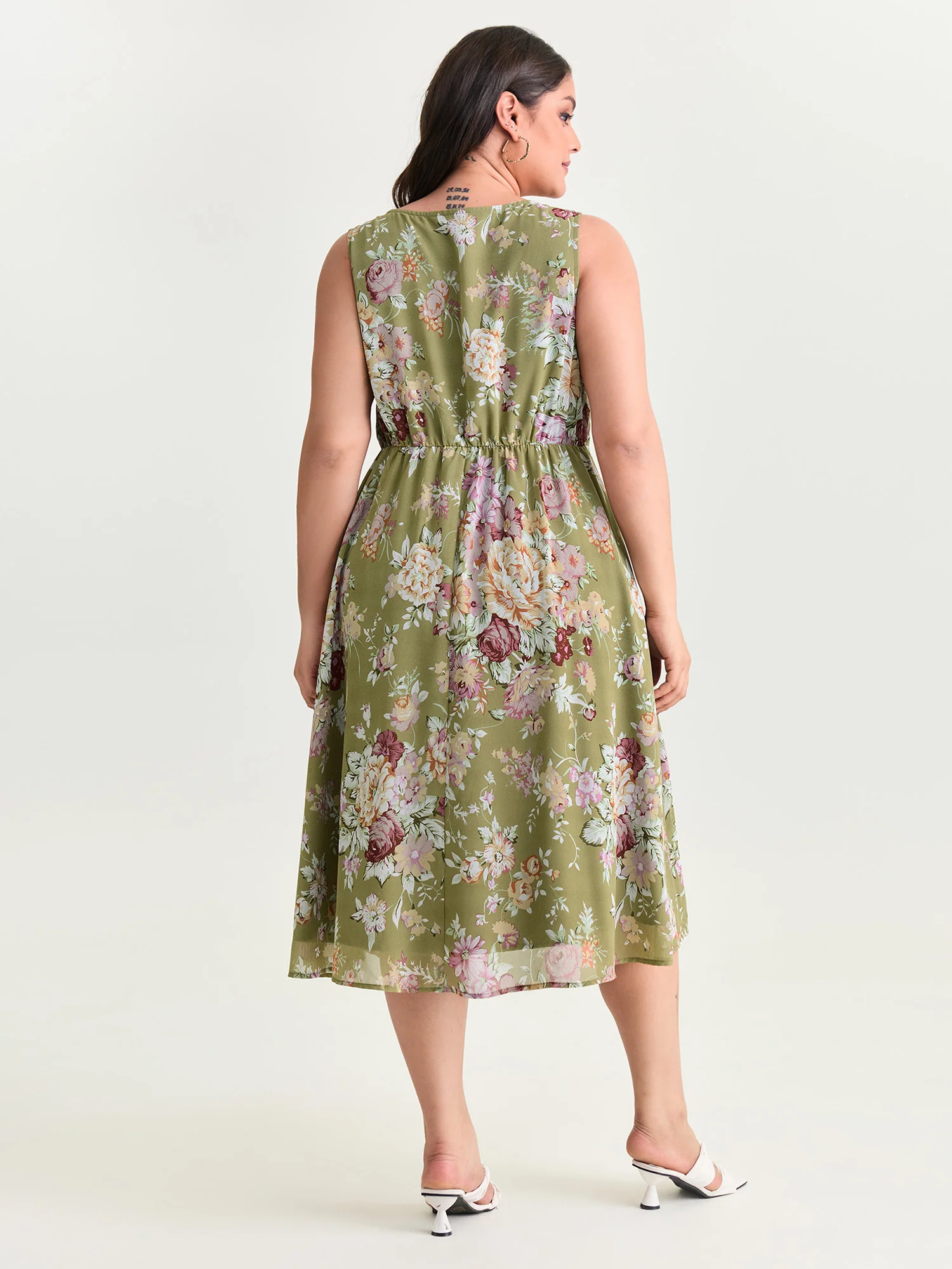 Floral Print Triangular Waist Midi Dress - Image 4