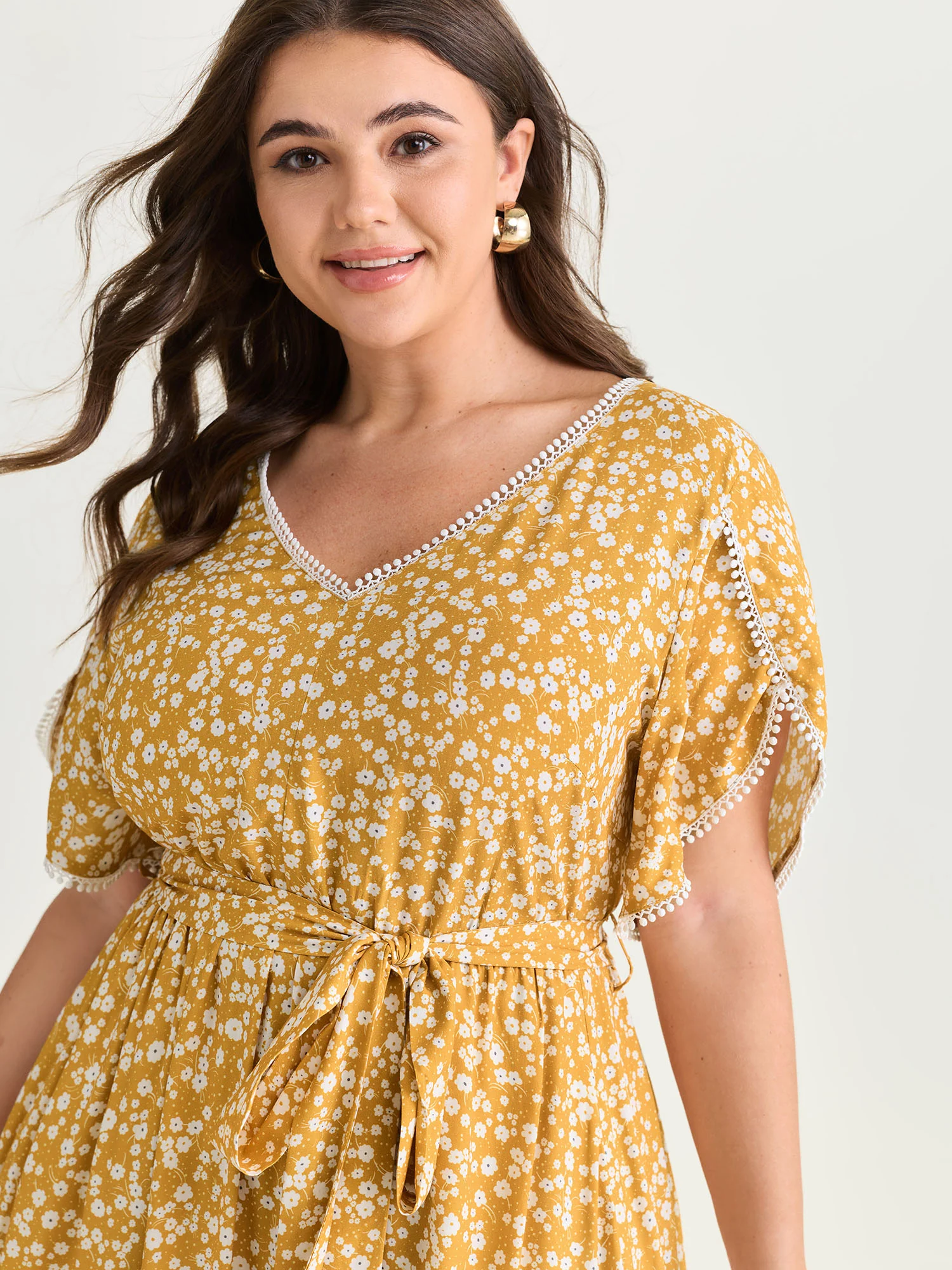 Floral Print V-Neck Petal Sleeve Midi Dress - Image 2