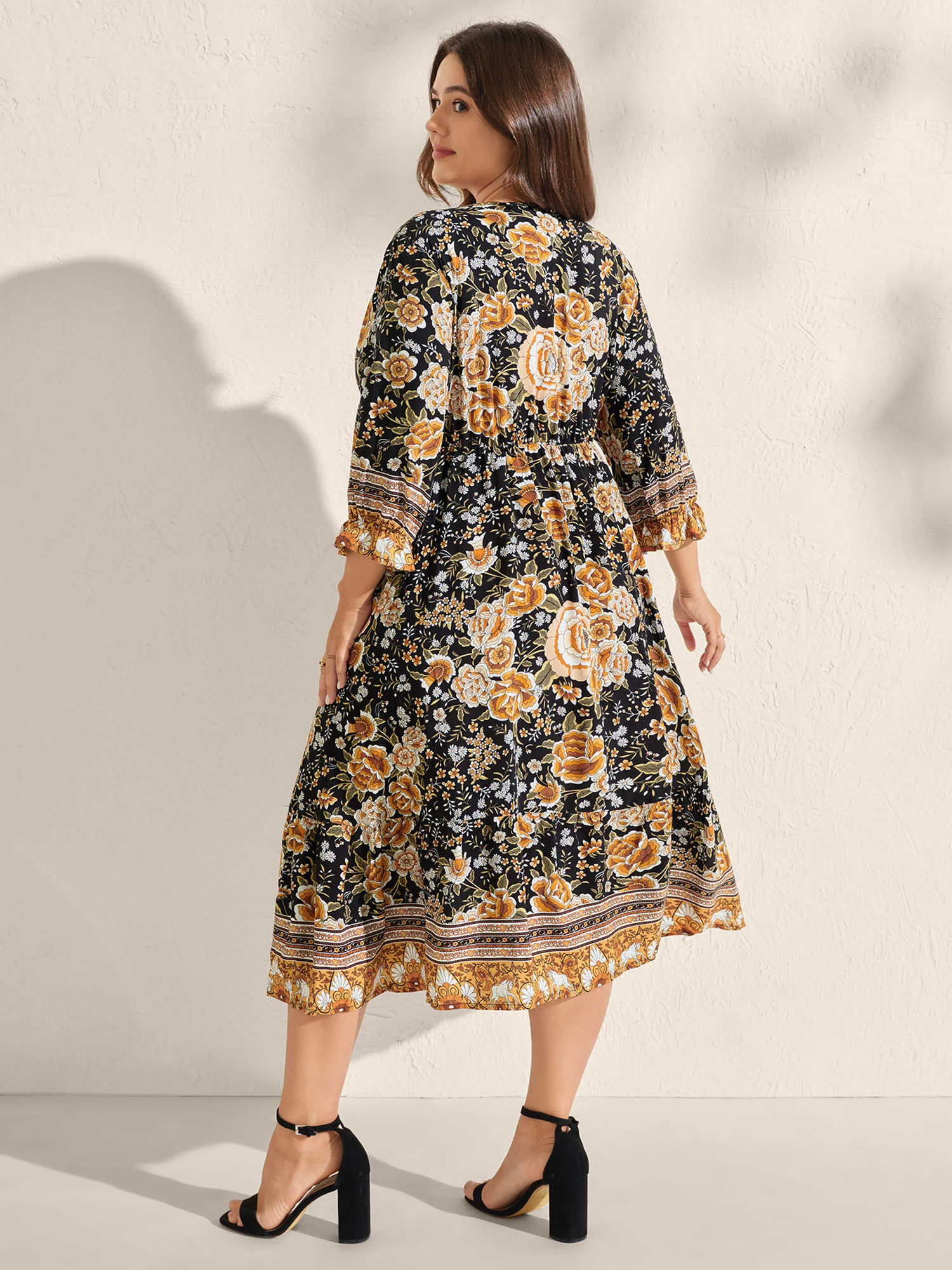 Floral Print Waist-Cinched Contrast Midi Dress - Image 4