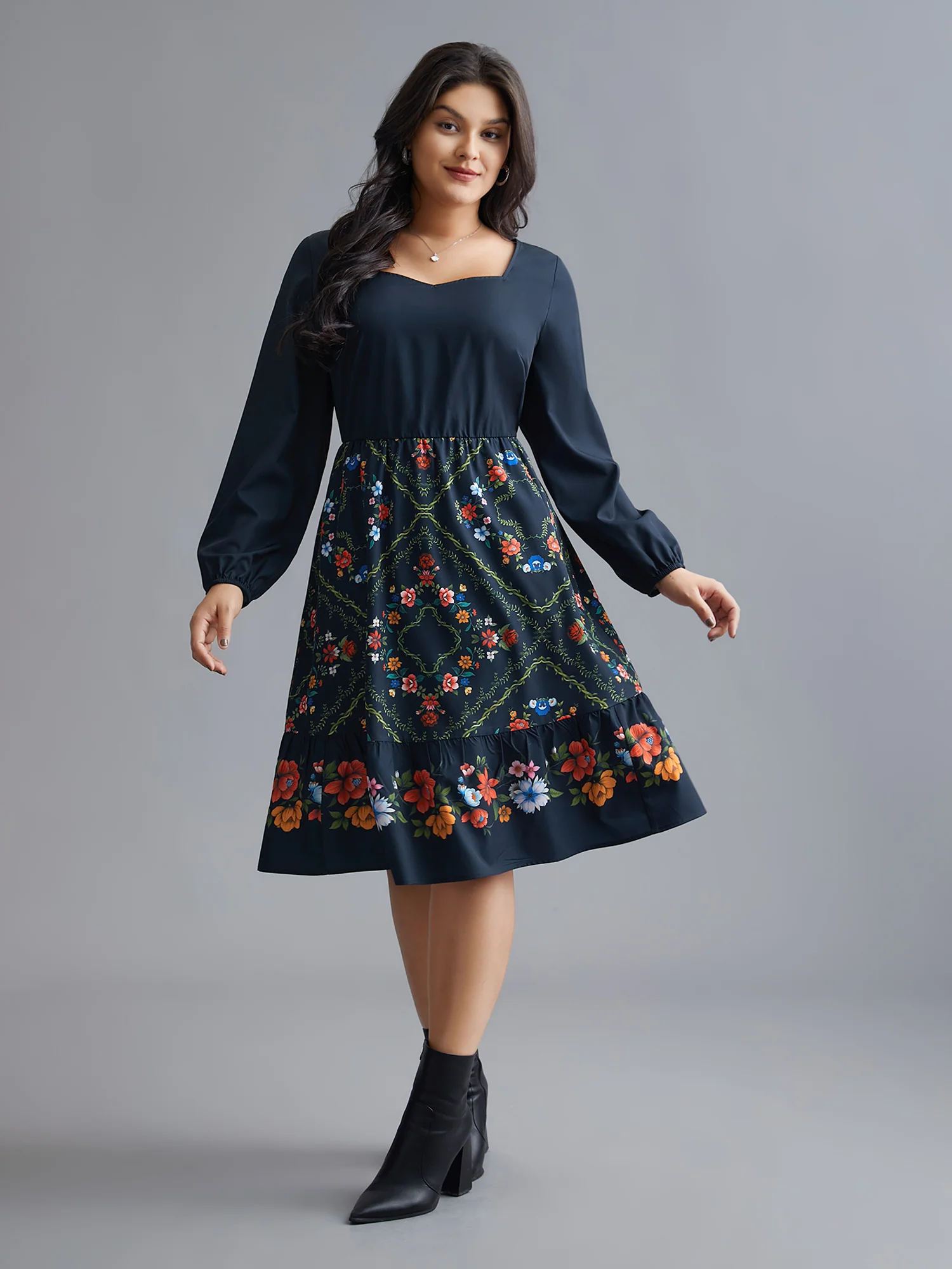 Floral Printed Heart neckline Lantern Sleeve Dress - Image 3