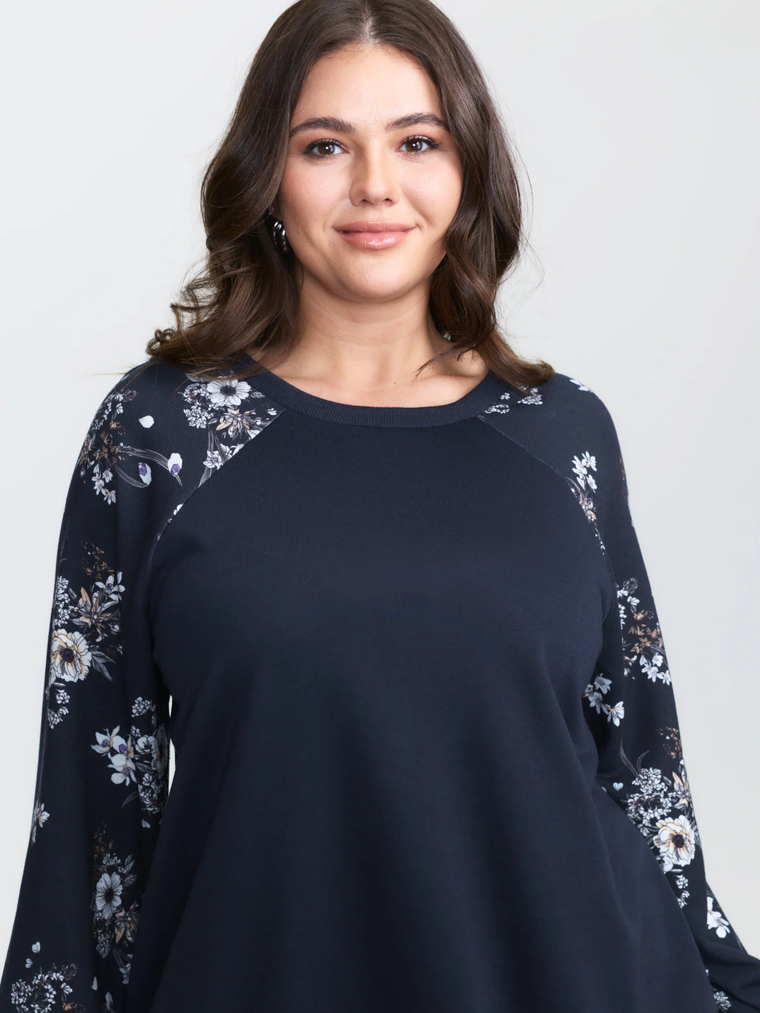 Floral Raglan Sleeve Plain Sweatshirt - Image 3