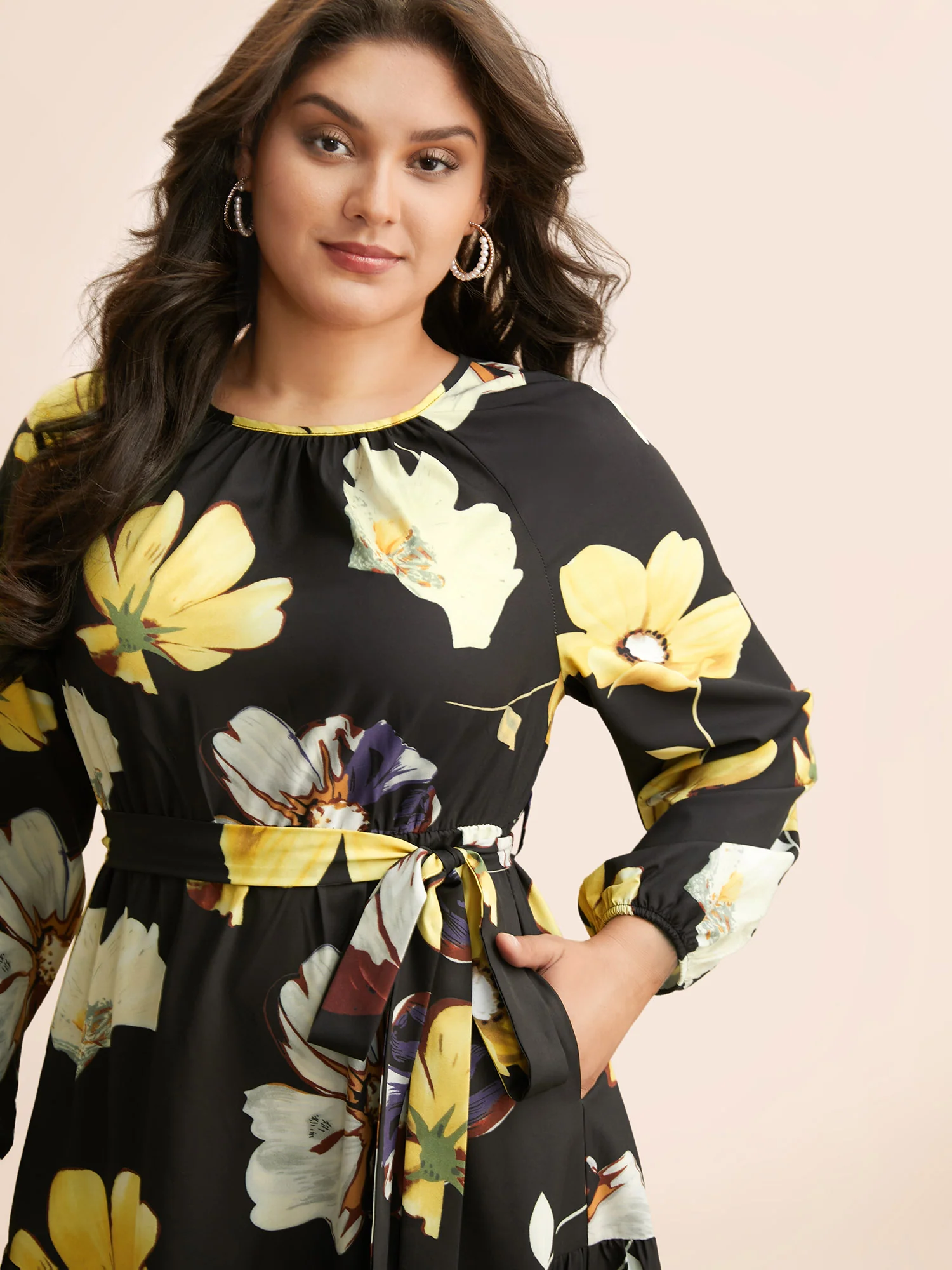 Floral Round Neck Gathered Belted Dress - Image 4