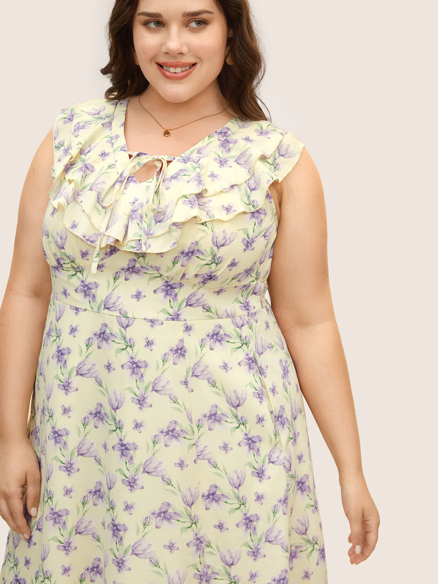Floral Ruffles Shirred Sleeveless Midi Dress - Image 4