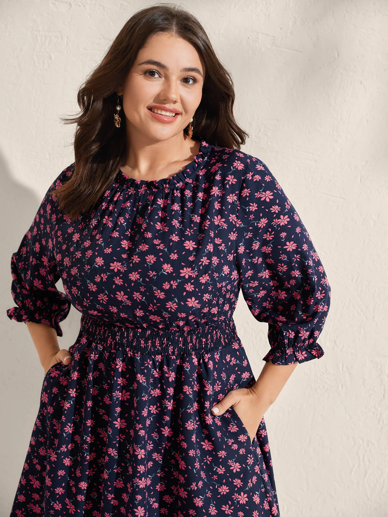 Floral Shirred Waist-Defining Pockets Midi Dress - Image 2