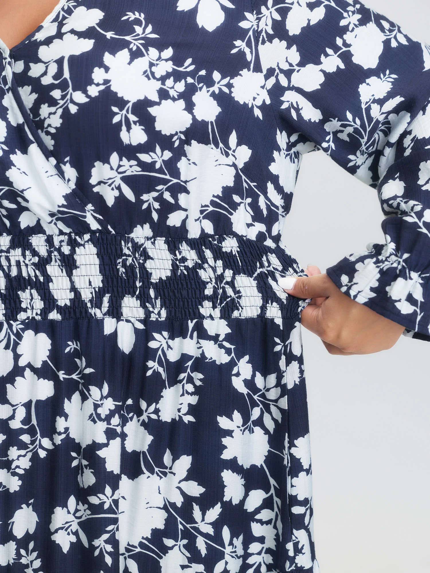 Floral Shirred Waist Pockets Maxi Dress - Image 3
