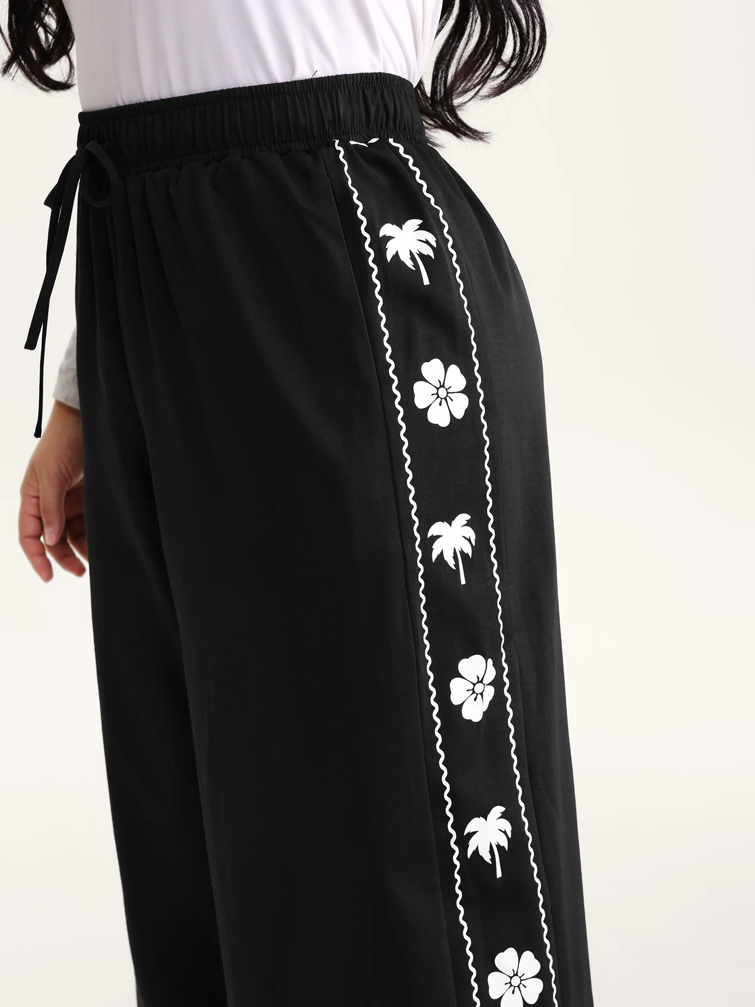 Floral Side Drawstring Wide-Leg Pants - Image 5